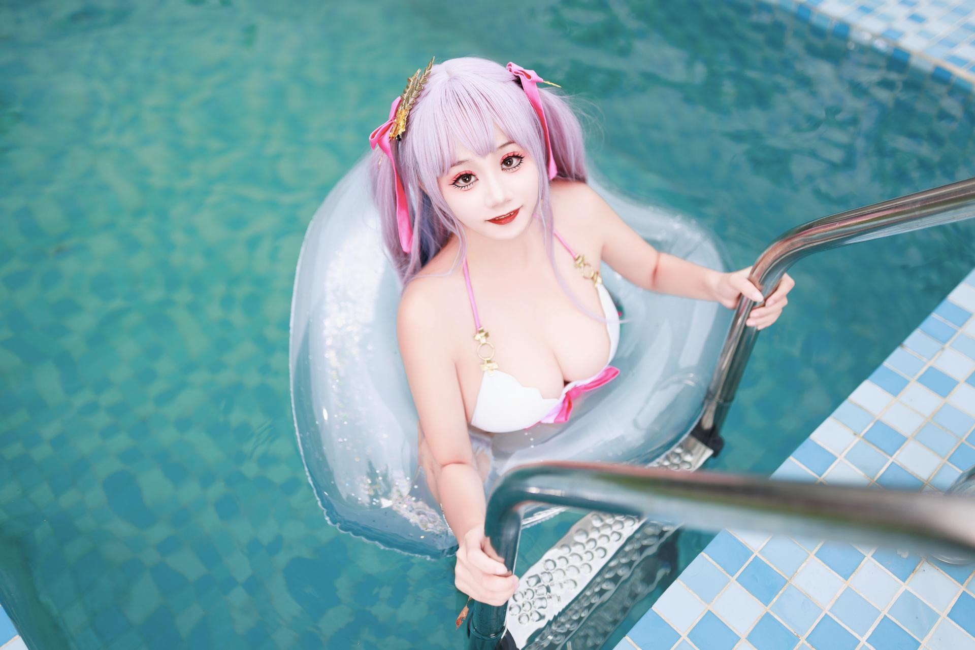 [cosplay] 阿雪雪 - 碧蓝航线 普利茅斯：泳装白丝美腿 99P2V