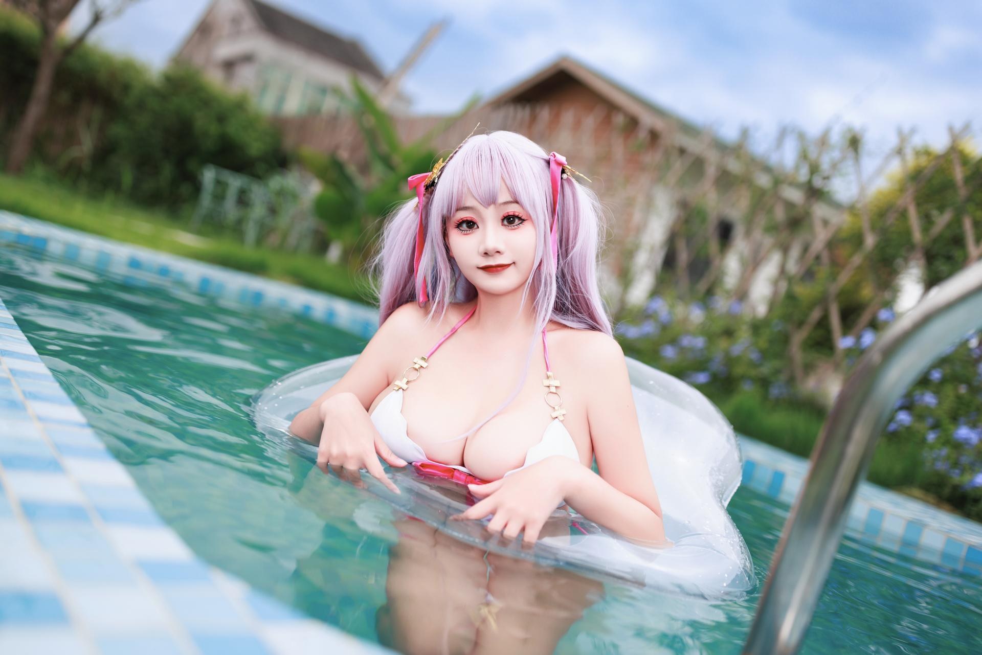 [cosplay] A Xuexue - Azur Lane Plymouth: Swimsuit White-Stocking Legs 99P2V