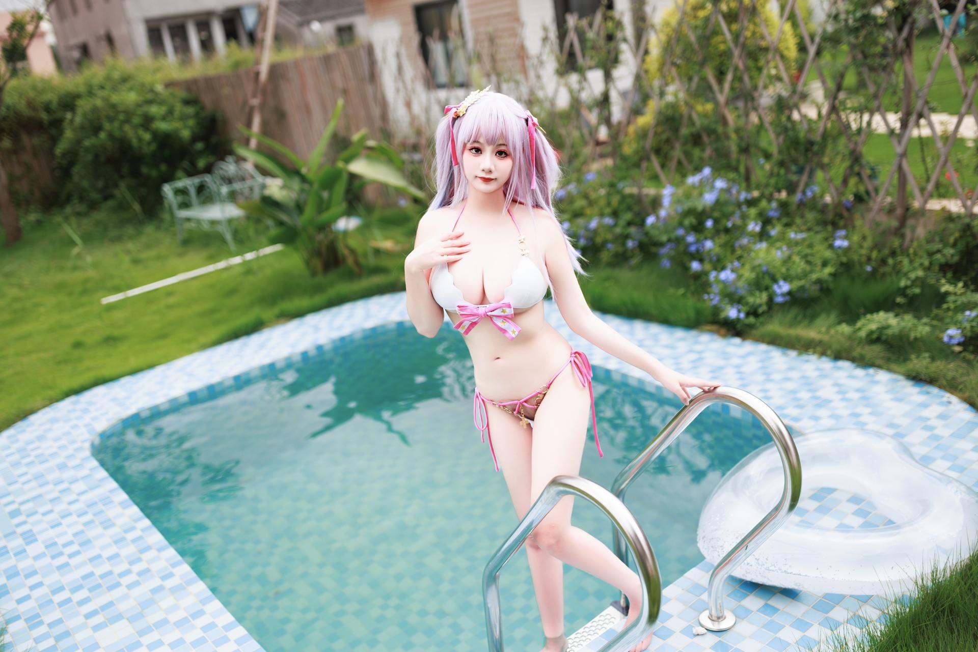 [cosplay] A Xuexue - Azur Lane Plymouth: Swimsuit White-Stocking Legs 99P2V