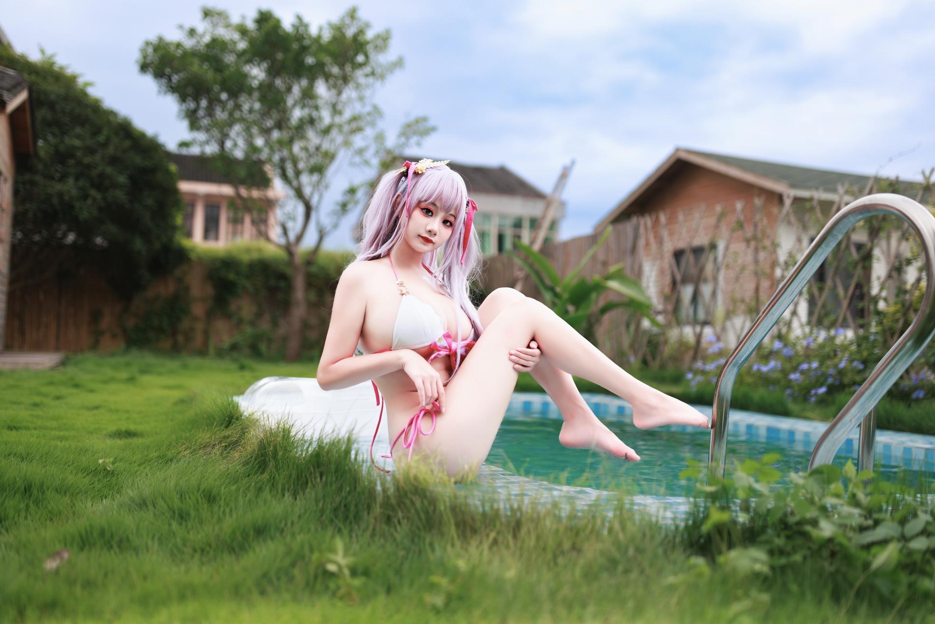 [cosplay] 阿雪雪 - 碧蓝航线 普利茅斯：泳装白丝美腿 99P2V