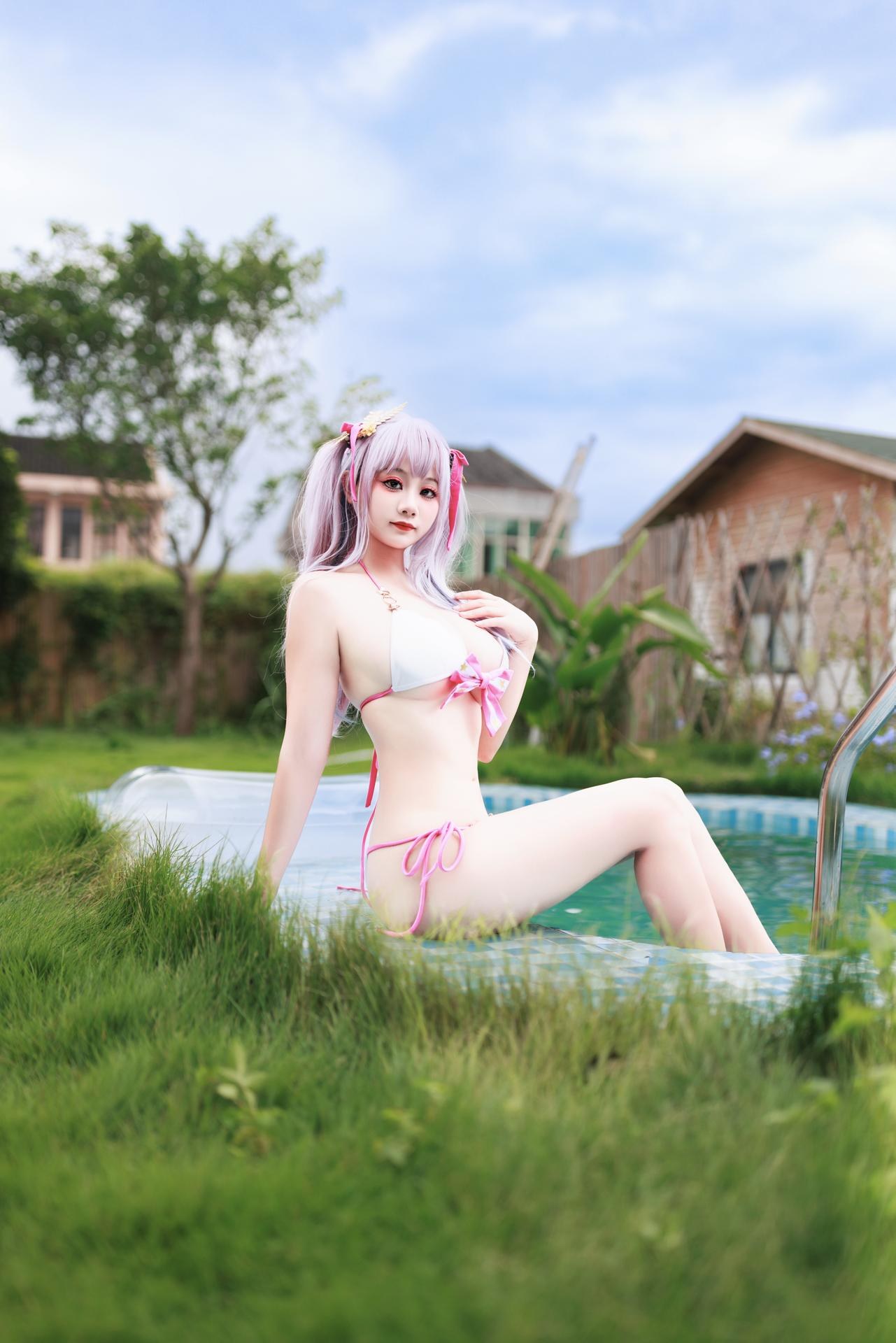 [cosplay] 阿雪雪 - 碧蓝航线 普利茅斯: đồ bơi, chân trắng tất trắng 99P2V