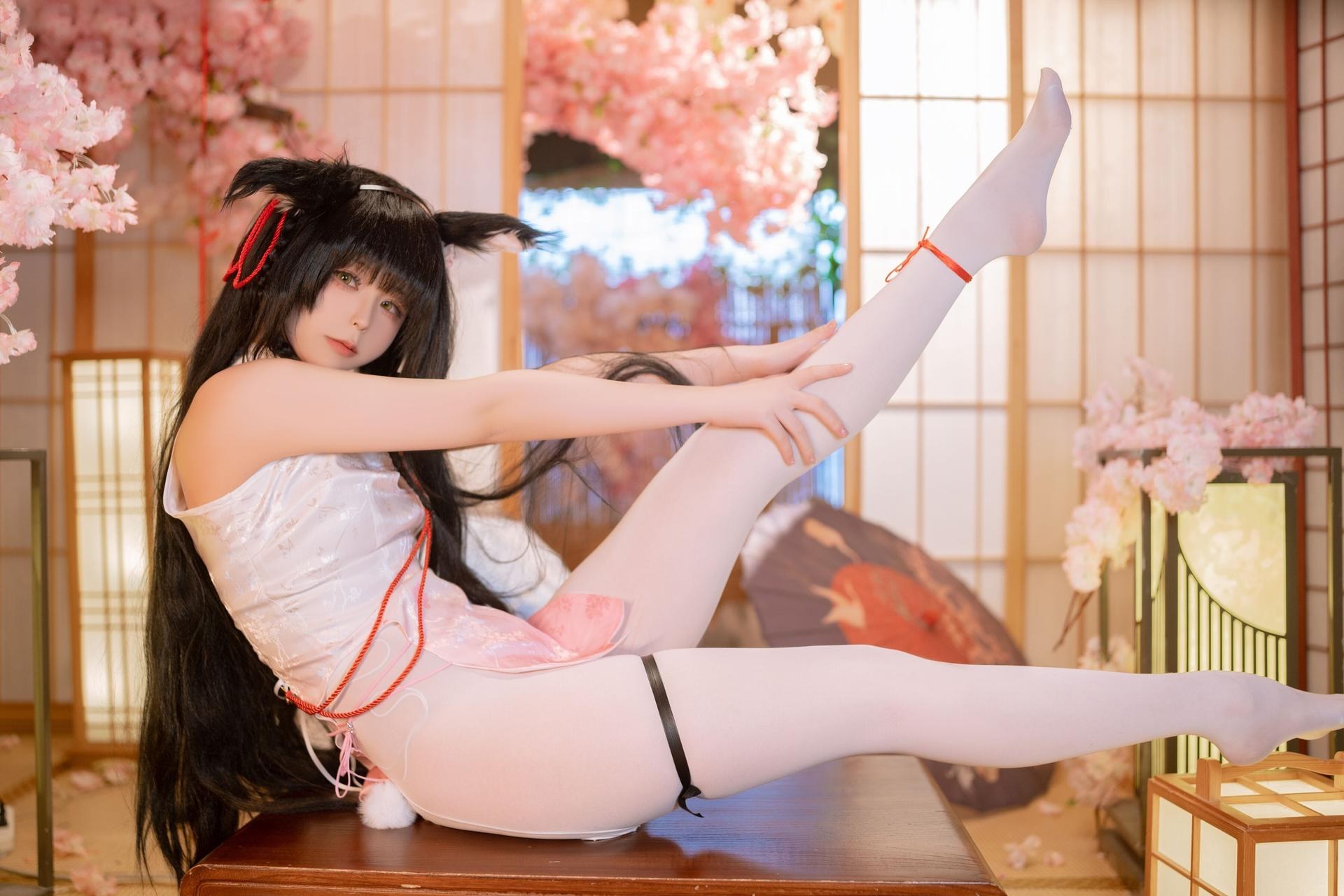 [cosplay] Quan冉有点饿 - 碧蓝航线 长门：赤いチャイナドレス 白ストッキング美脚 76P1V
