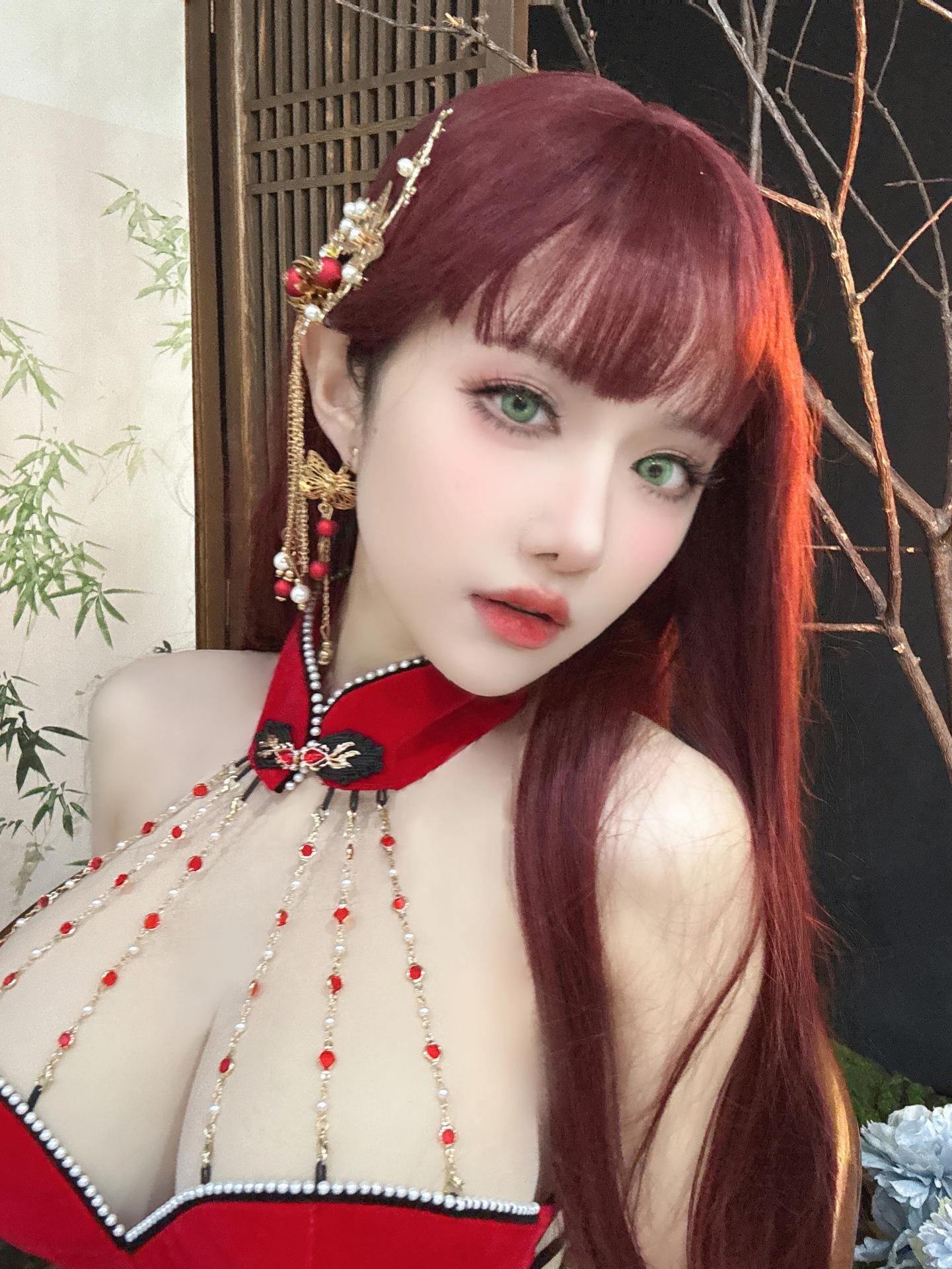 [写真] Shika小鹿鹿 - NO.136 Áo sườn xám đỏ Tết: chụp studio Tết Nguyên Đán 30P