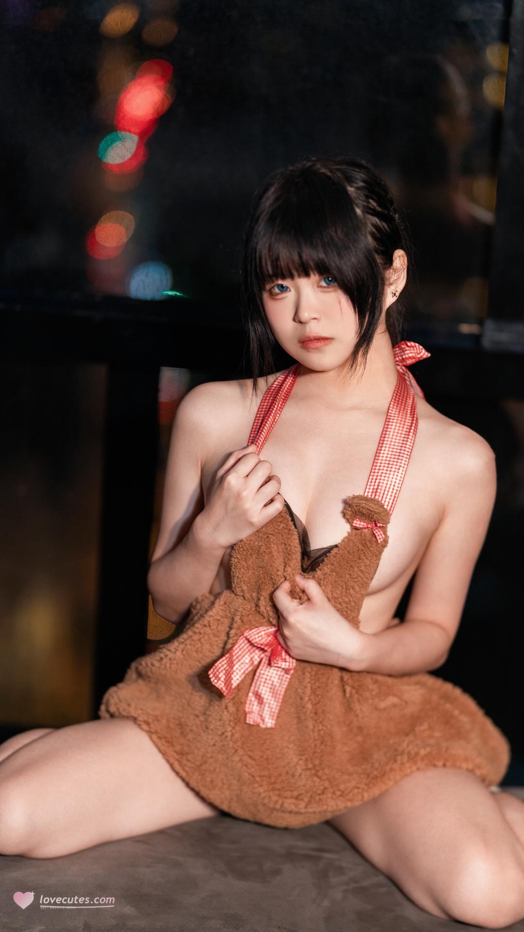 [私房] 渡久山 - NO.008 小熊圍裙：圍裙內衣美胸私房 23P