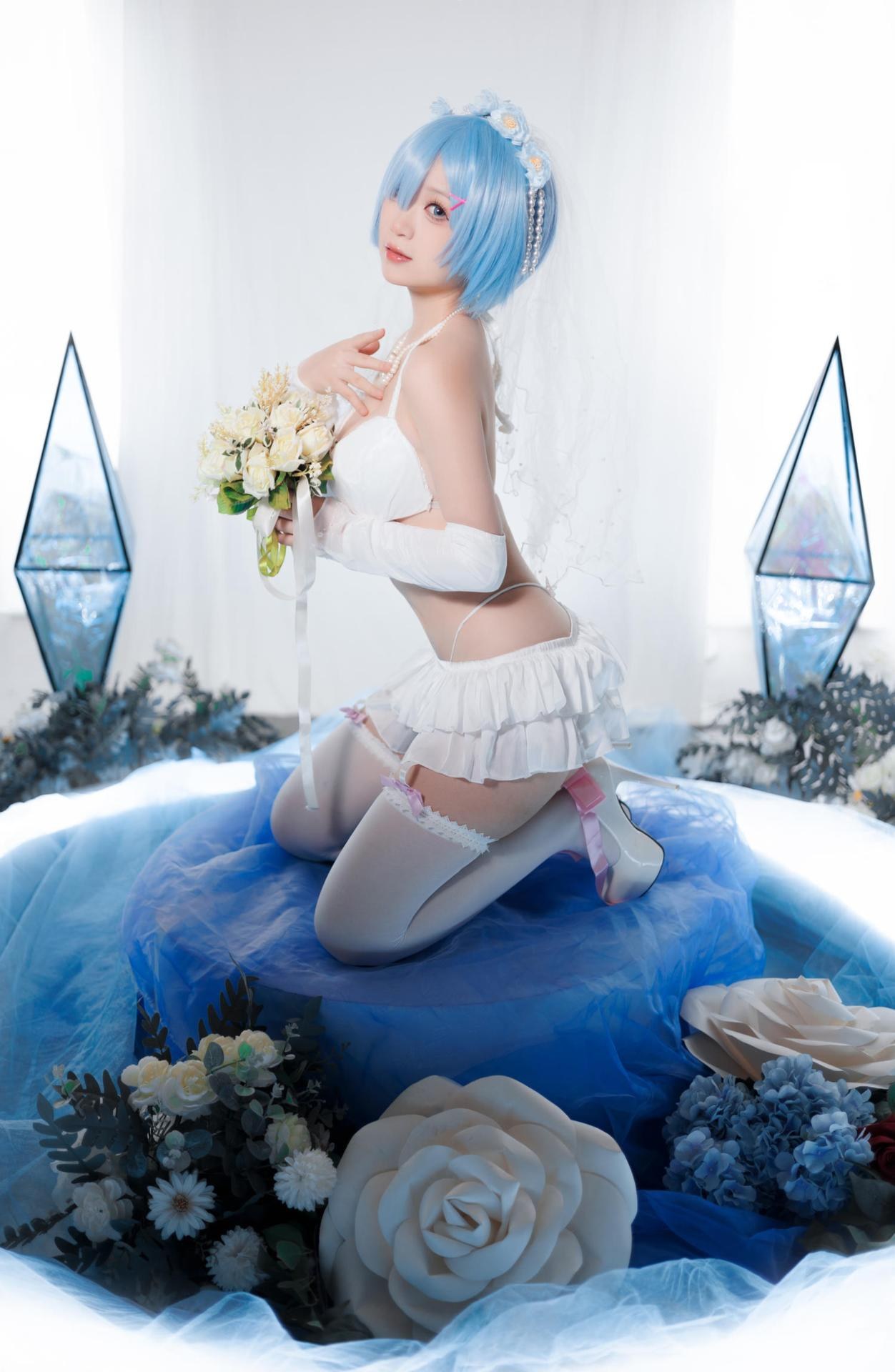 [cosplay] 樱落酱w - เร็มชุดเจ้าสาว: ผมสีน้ำเงิน ชุดแต่งงานสีขาว ถุงน่องขาว ขาเรียว 25P