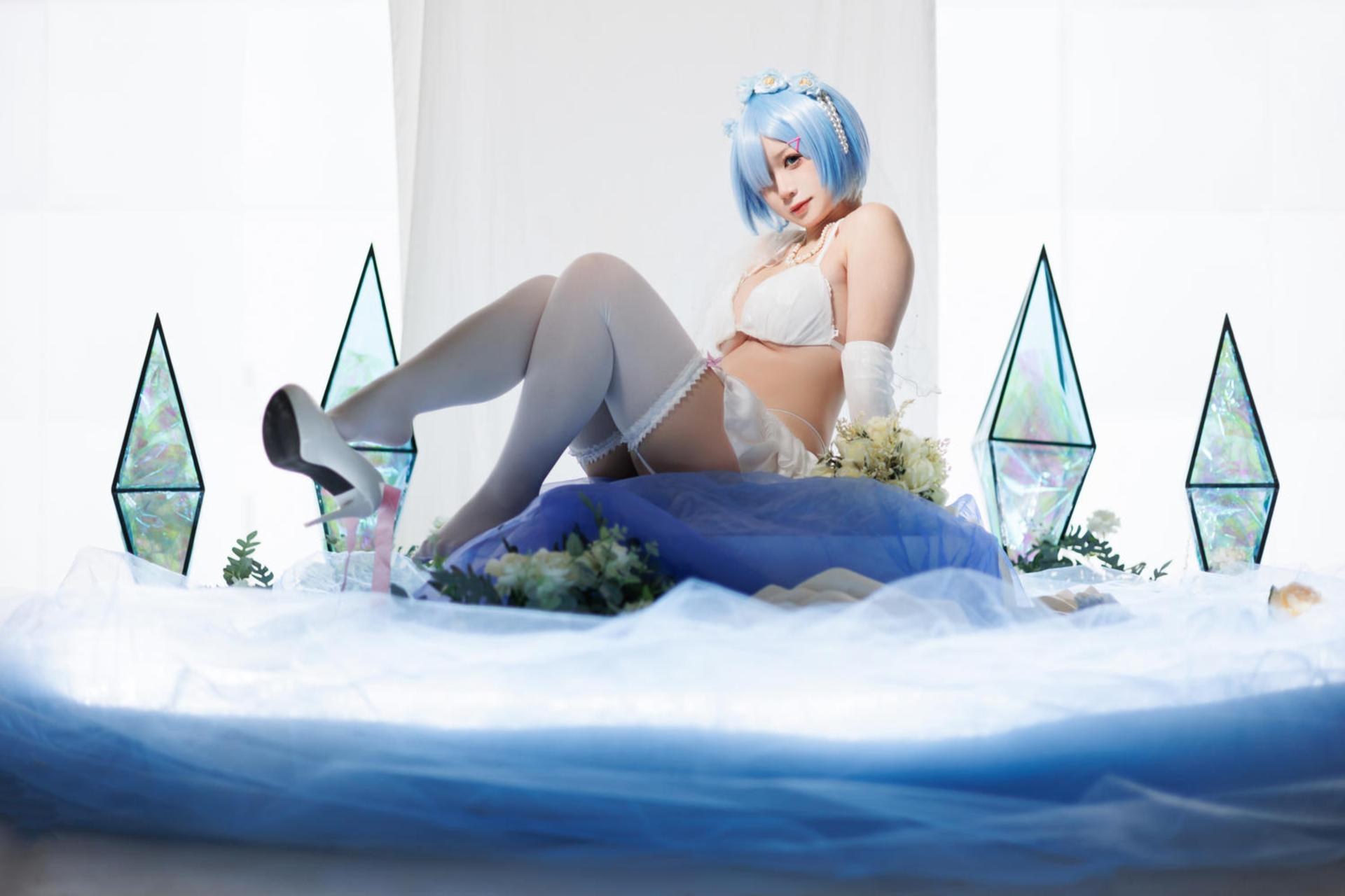 [cosplay] 樱落酱w - เร็มชุดเจ้าสาว: ผมสีน้ำเงิน ชุดแต่งงานสีขาว ถุงน่องขาว ขาเรียว 25P