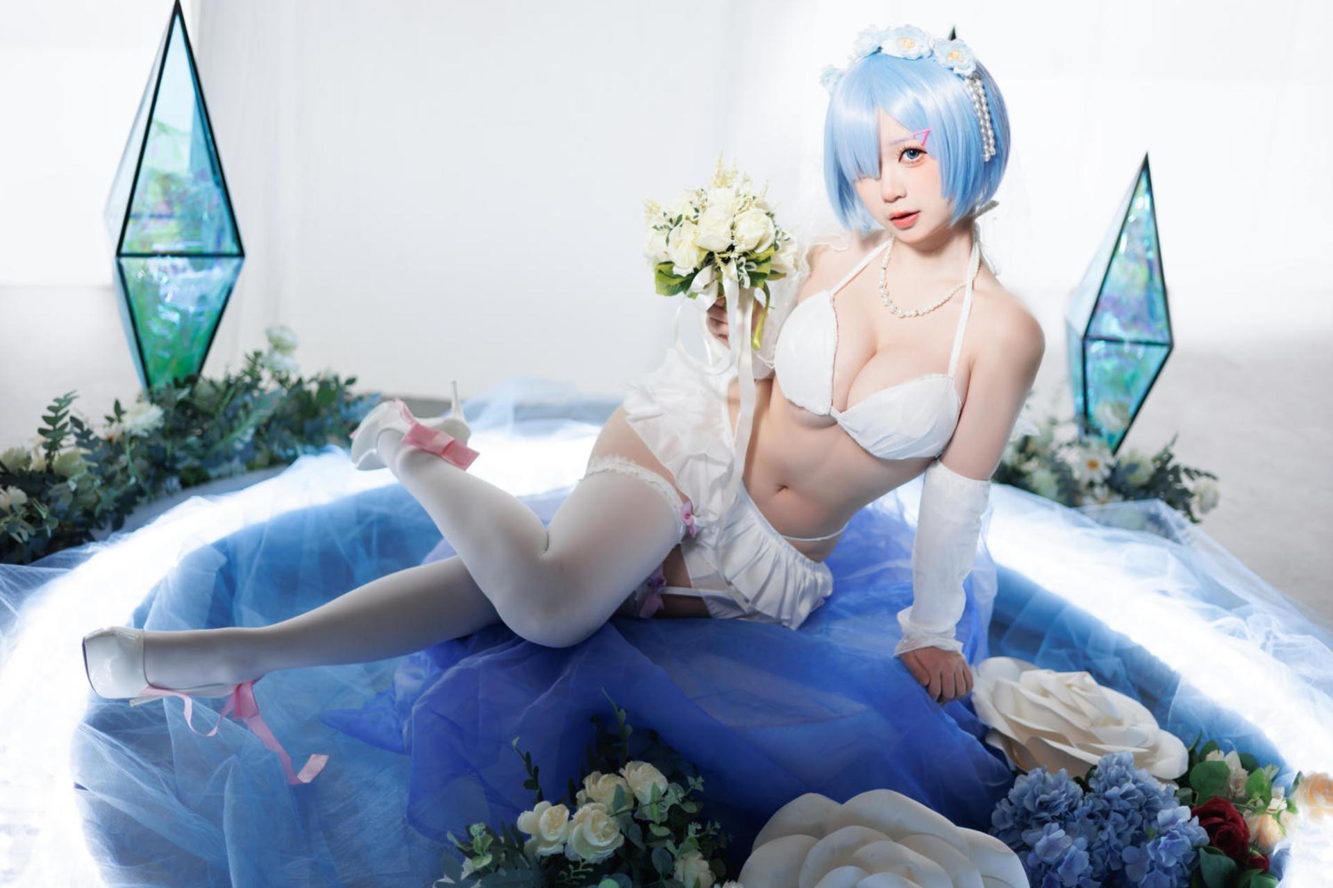 [cosplay] 樱落酱w - เร็มชุดเจ้าสาว: ผมสีน้ำเงิน ชุดแต่งงานสีขาว ถุงน่องขาว ขาเรียว 25P