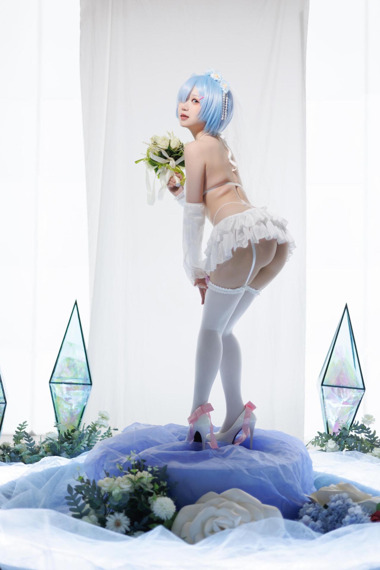 [cosplay] 樱落酱w - เร็มชุดเจ้าสาว: ผมสีน้ำเงิน ชุดแต่งงานสีขาว ถุงน่องขาว ขาเรียว 25P