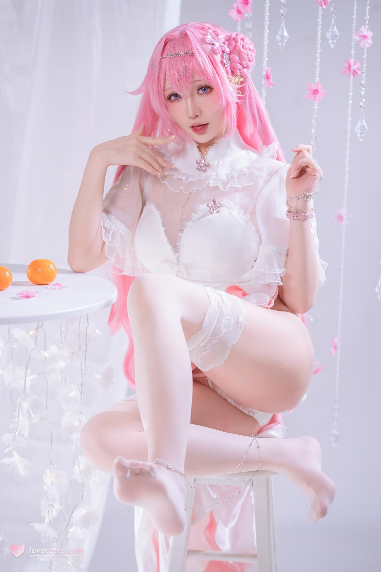 [cosplay] 星之迟迟Hoshilily - ชัยชนะเทพธิดา: Nikke โดโรธี: ชุดพิธีการผมขาว ถุงน่องสีขาว ขาเรียวสวย อ้างอิงต้นฉบับ 44P