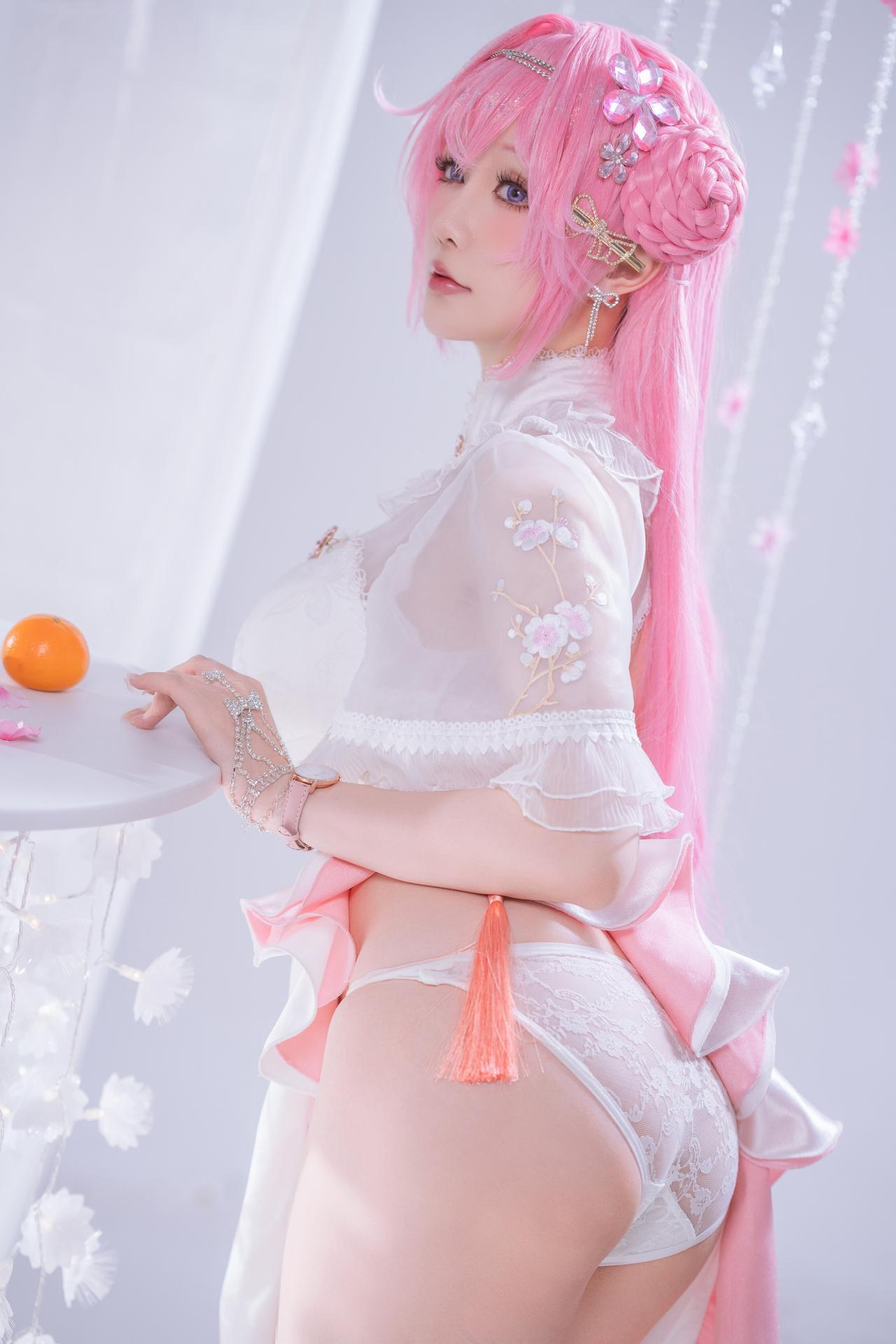 [cosplay] 星之迟迟Hoshilily - ชัยชนะเทพธิดา: Nikke โดโรธี: ชุดพิธีการผมขาว ถุงน่องสีขาว ขาเรียวสวย อ้างอิงต้นฉบับ 44P
