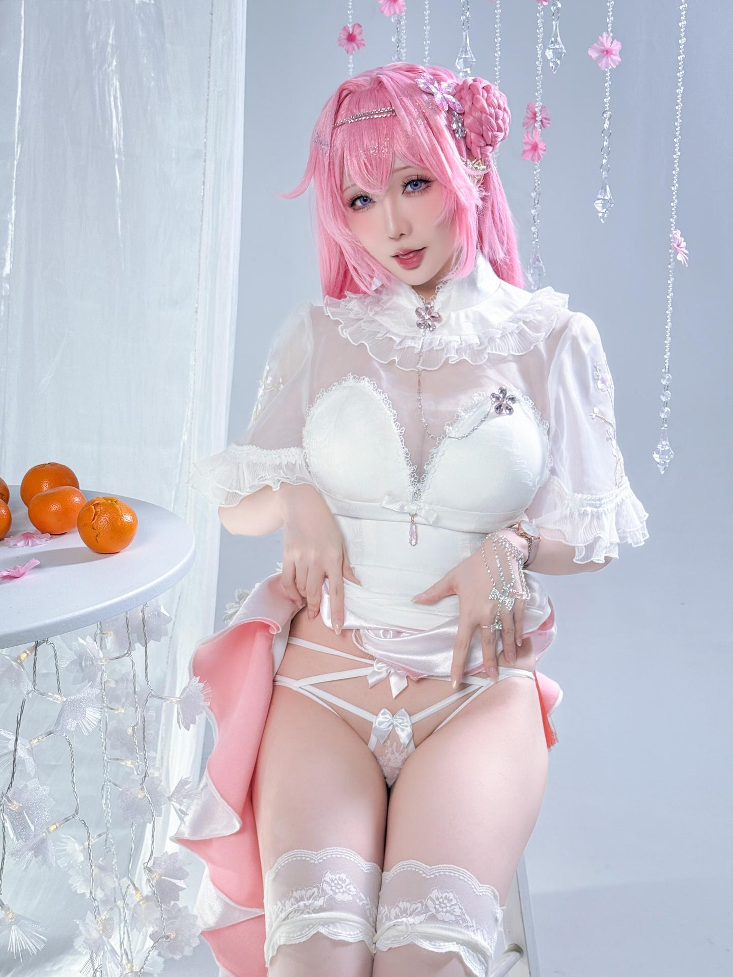 [cosplay] 星之迟迟Hoshilily - 胜利女神：妮姬 桃乐丝：白发礼装白丝美腿还原 44P
