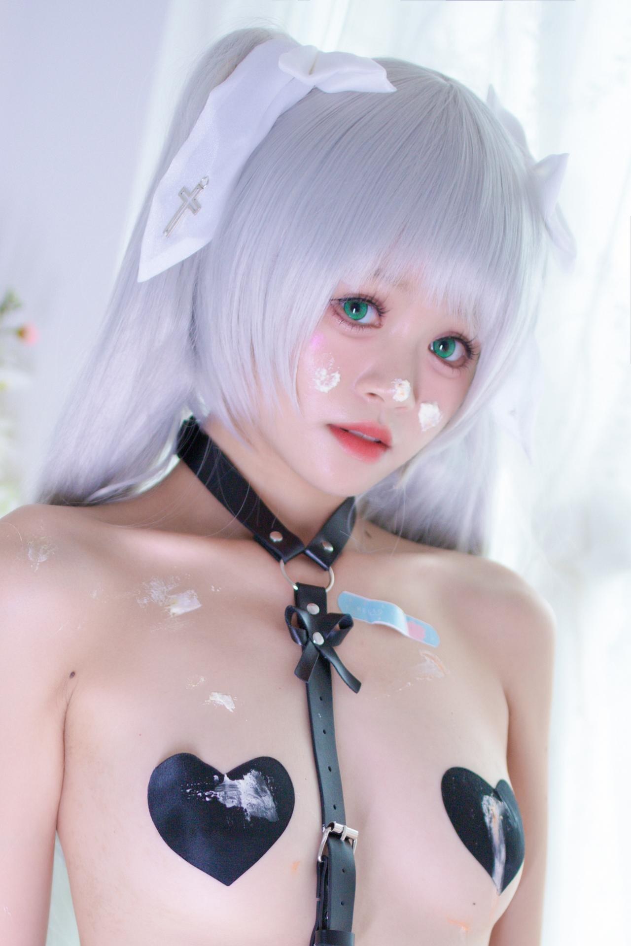 [cosplay] 星黛鹿鹿 - 初音酱：蓝绿双马尾白丝美腿 58P