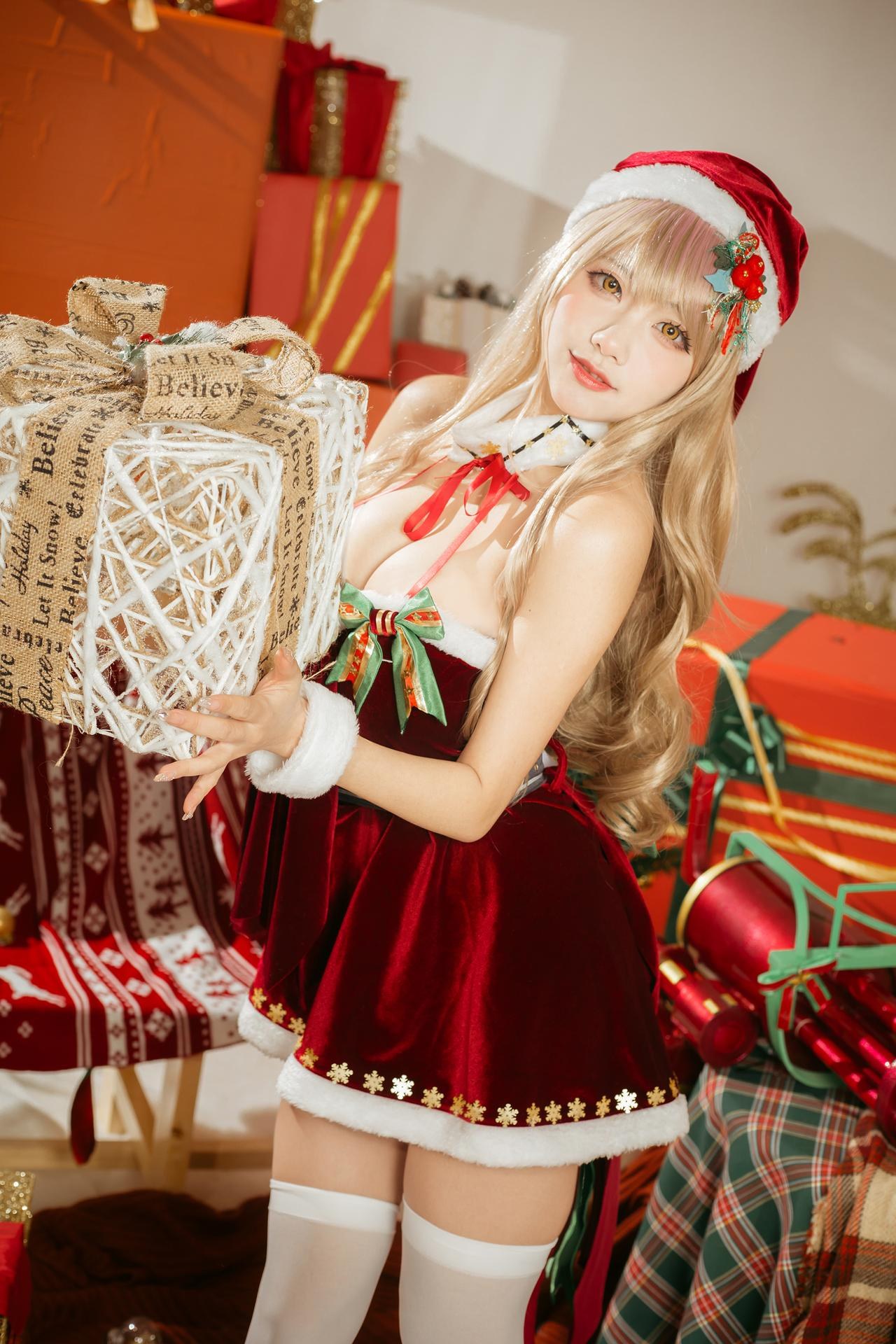 [cosplay] 是一只熊仔 - エマ クリスマス：クリスマスレッド衣装のホリデーキャラクター写真 40P