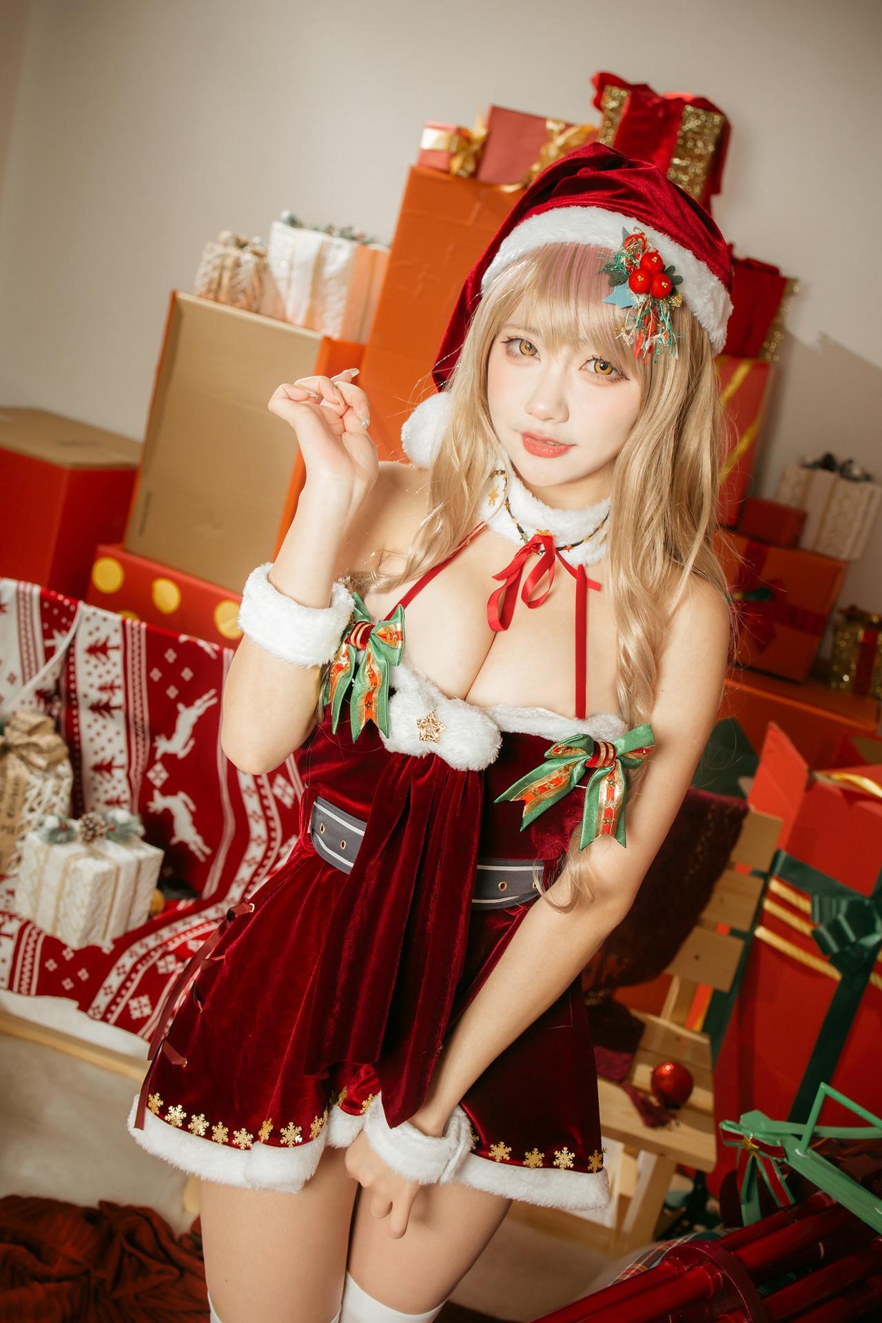 [cosplay] 是一只熊仔 - エマ クリスマス：クリスマスレッド衣装のホリデーキャラクター写真 40P