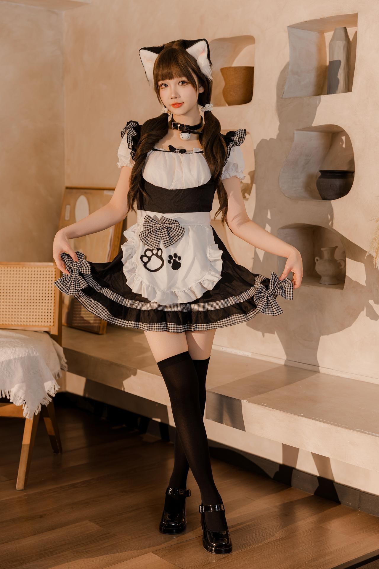 [cosplay] 雪晴Astra - แมวเหมียวน้องเมด: หูแมว เมดสาว ถุงน่องดำ ขาสวย 77P1V