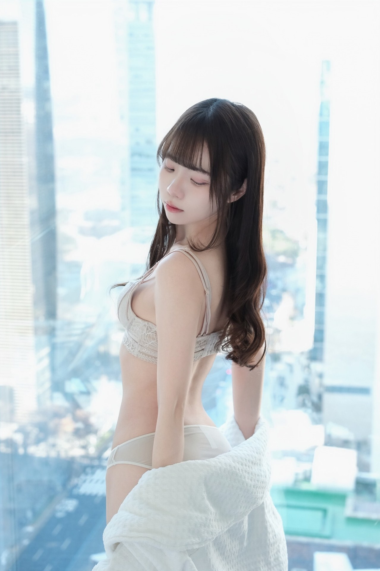 [私房] 可可小白兔 - 清纯邻居女孩的秘密：窗边居家主题写真 63P