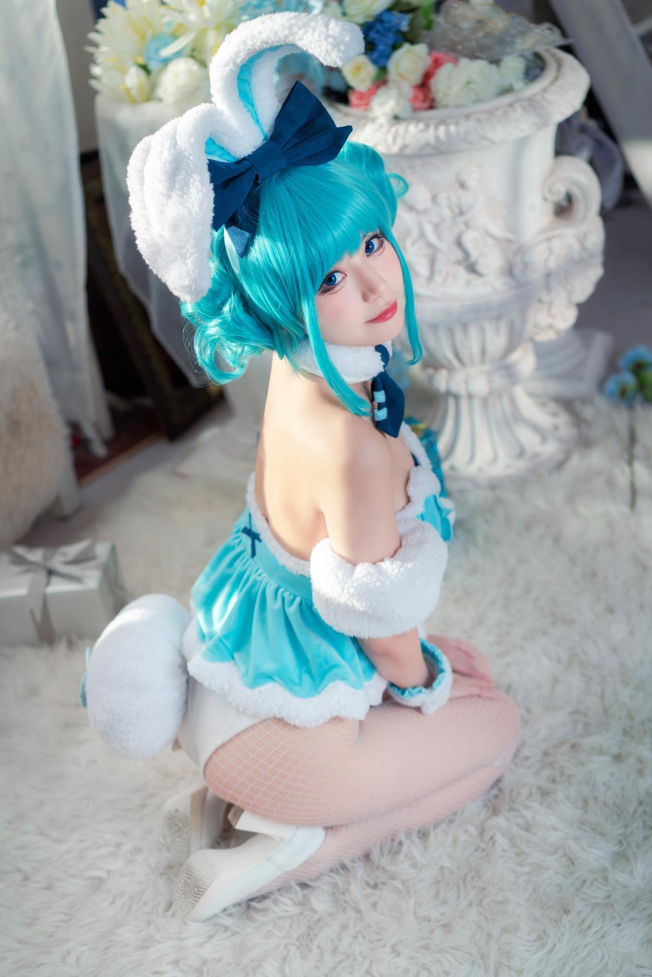 [cosplay] 猫大人 - 初音未来白兔：兔女郎テーマのコスプレ写真 24P