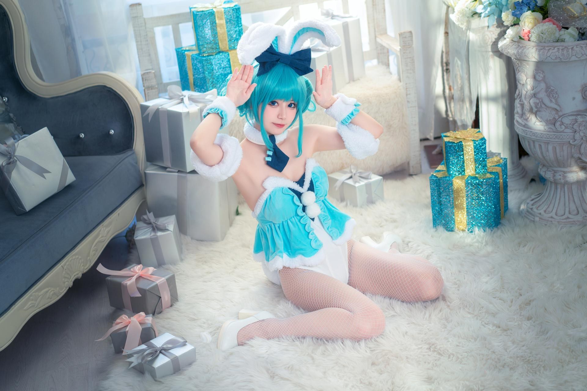 [cosplay] 猫大人 - 初音未来白兔：兔女郎テーマのコスプレ写真 24P