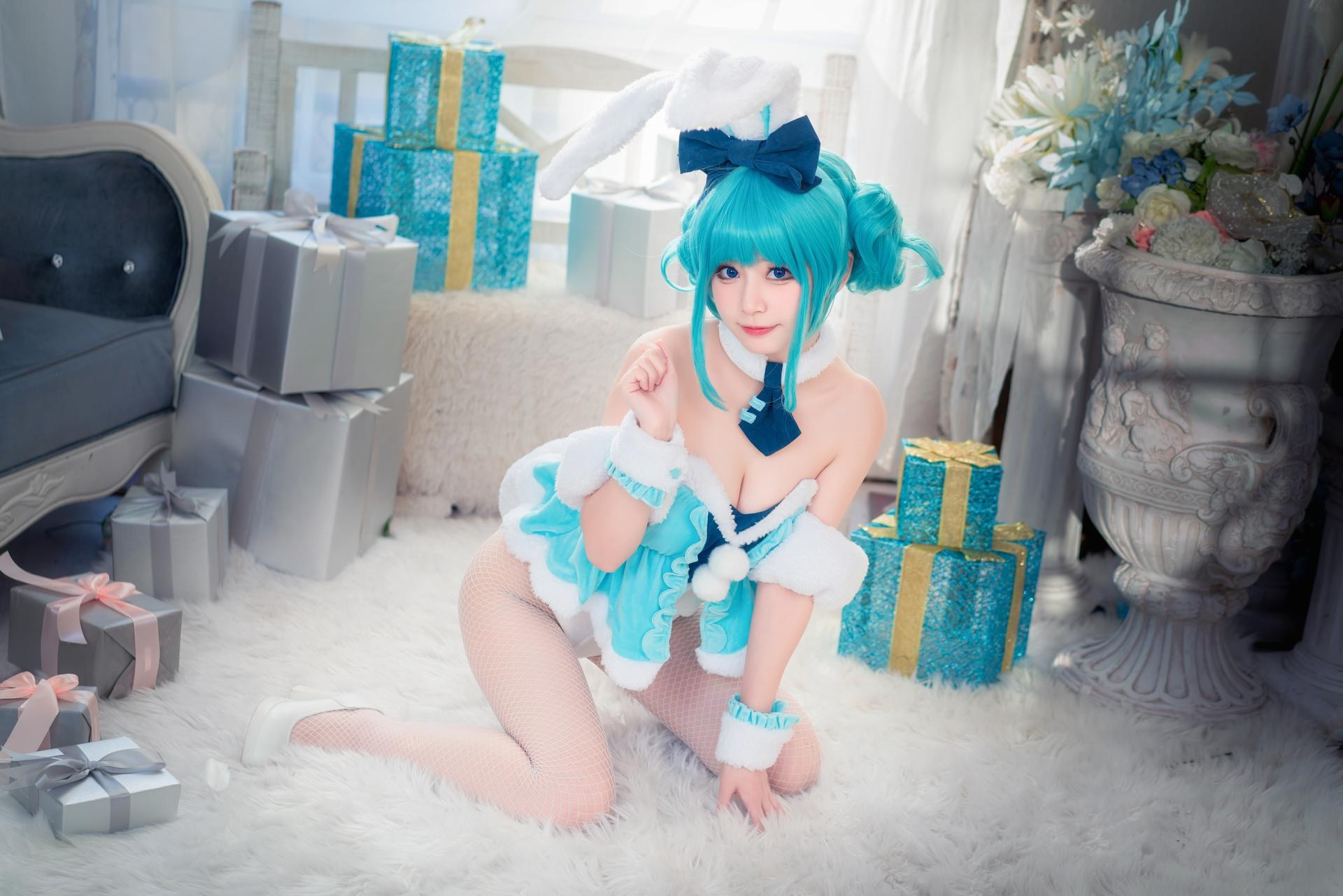 [cosplay] 猫大人 - 初音未来白兔：兔女郎テーマのコスプレ写真 24P