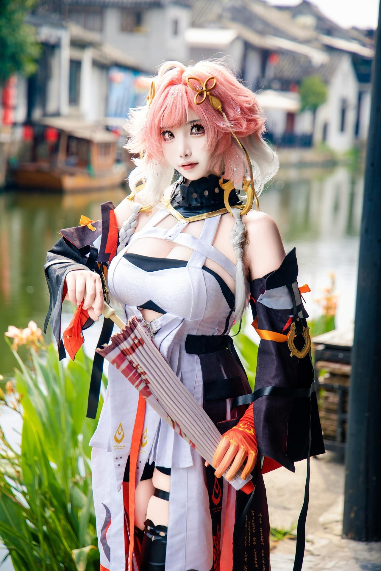 [cosplay] 香草奶喵 - 鸣潮 长离: 原皮外景角色写真 25P