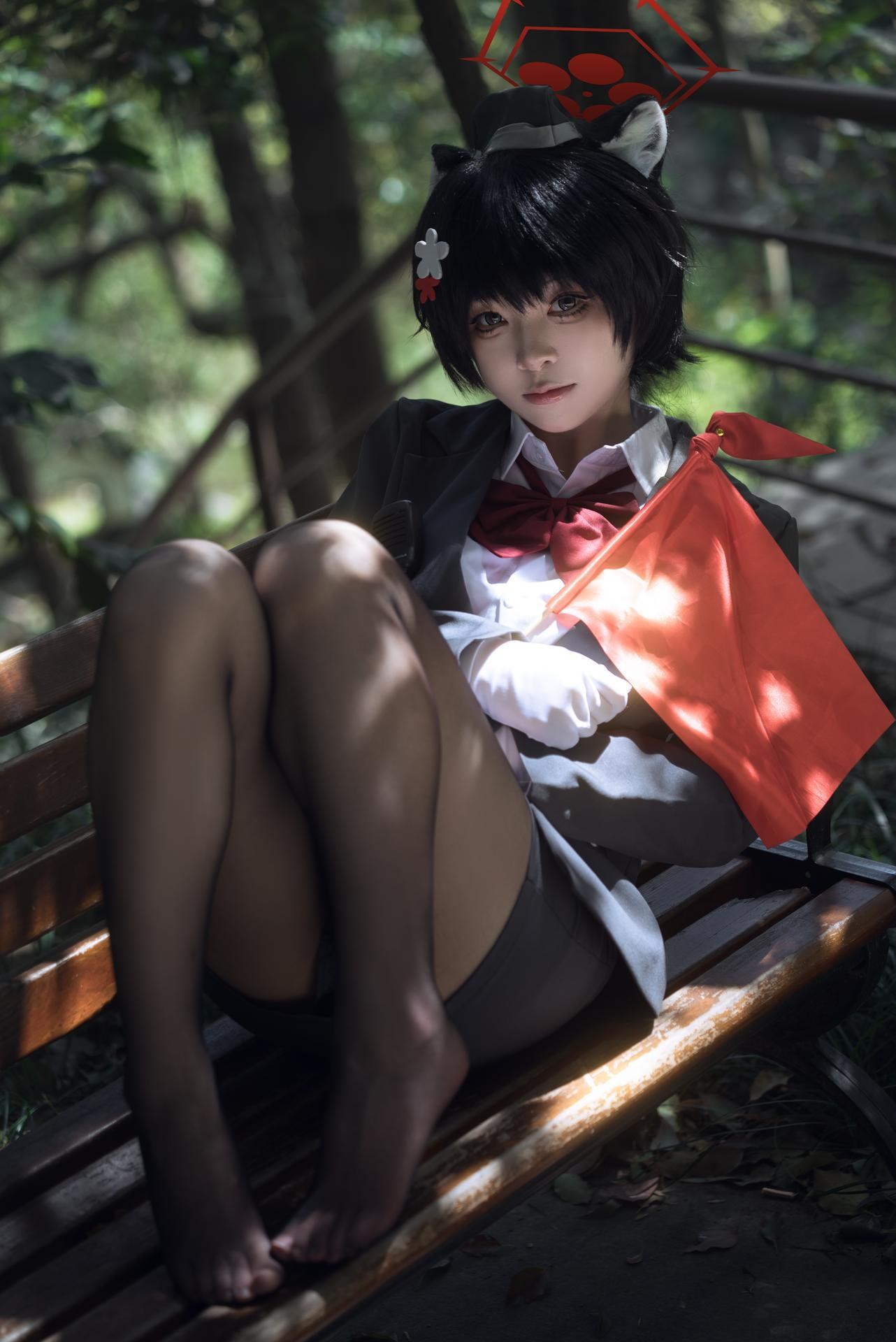 [cosplay] 矢量鱼 - ブルーアーカイブ 椿：黒ストッキングガイドテーマ写真集 32P