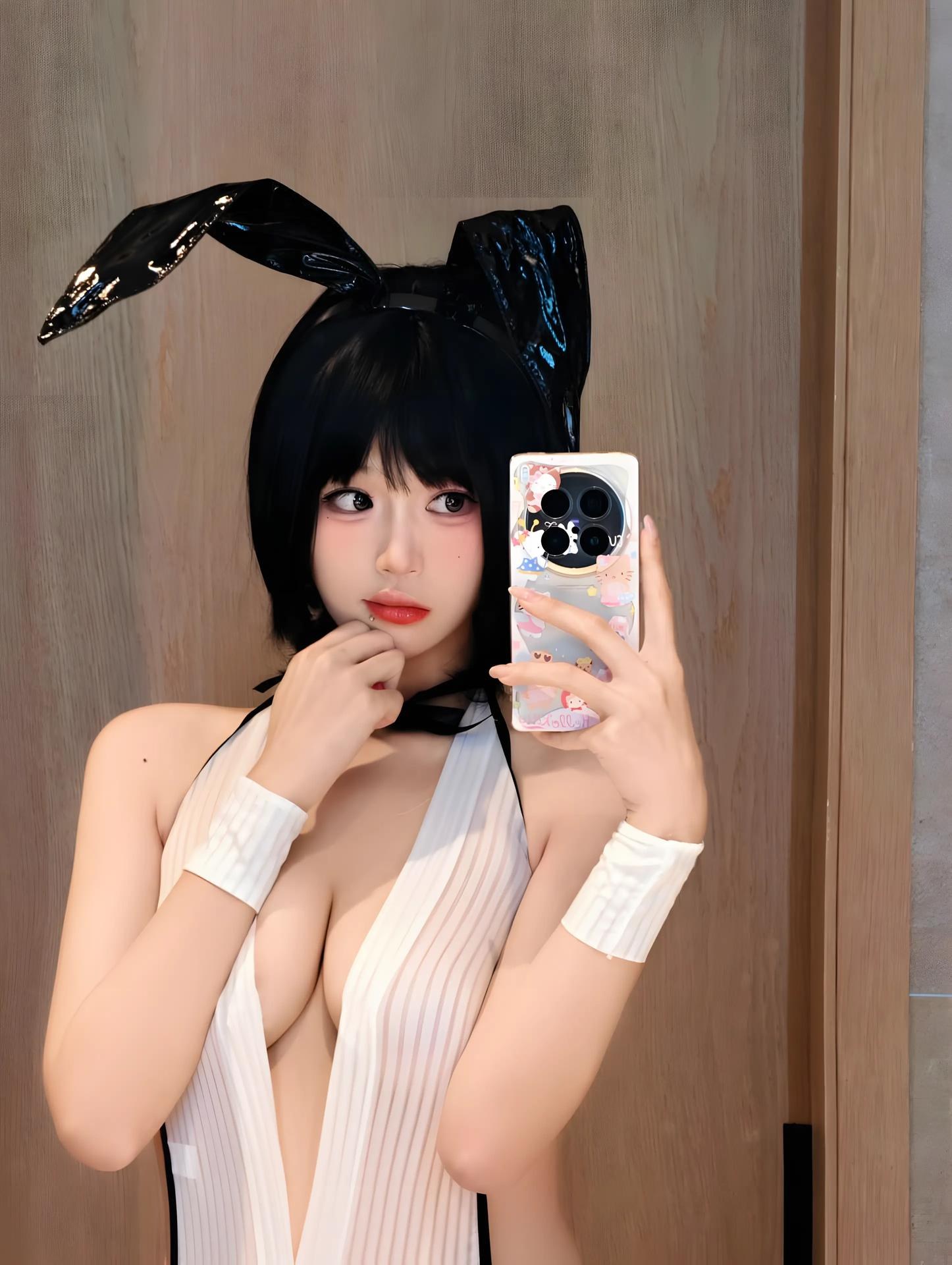 [Photo] Mochi Delicious - Waitstaff: Uniform-Themed Photo Set 52P