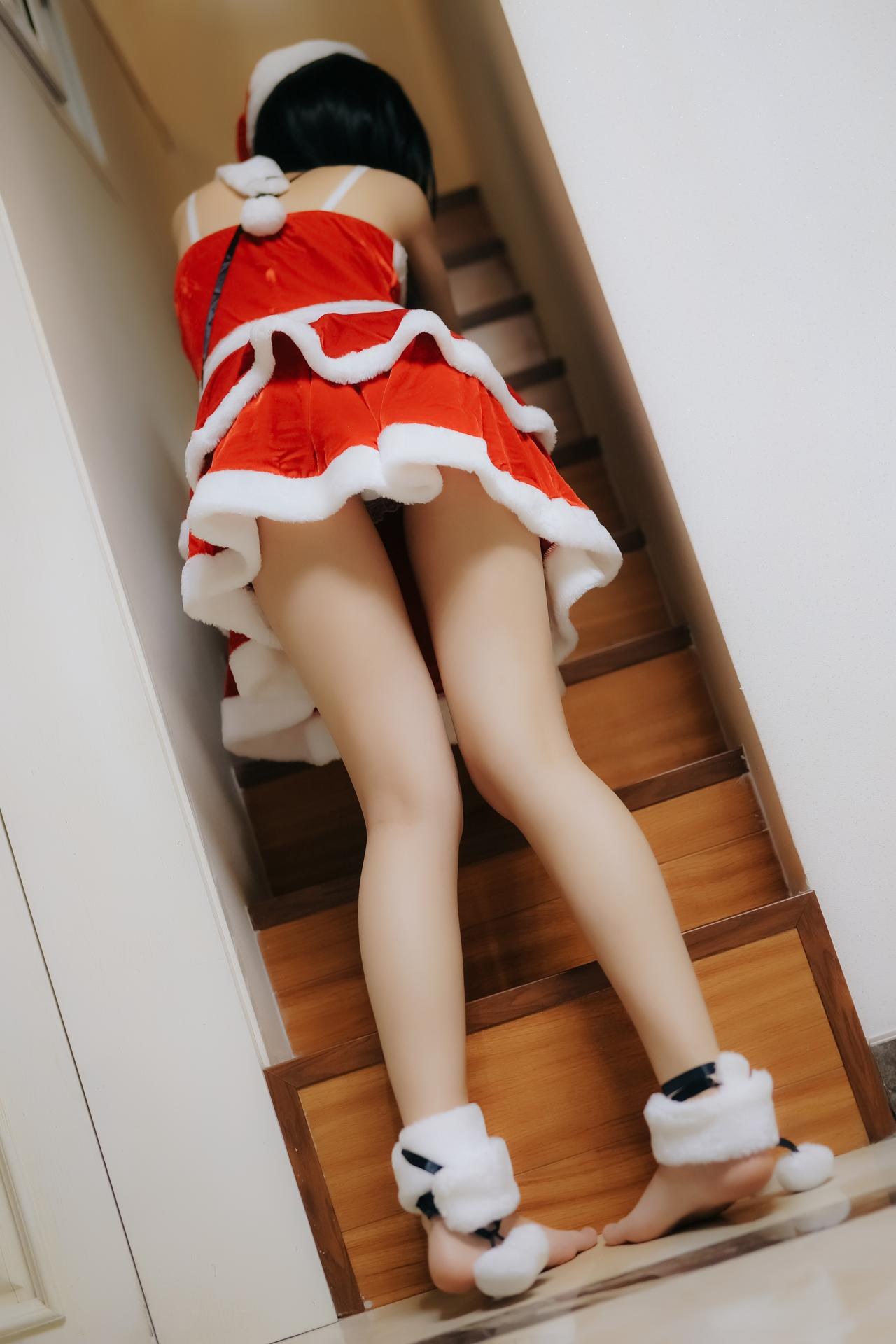 [cosplay] Shoujo Eiga - Tokisaki Kurumi Christmas: Large-Scale Character Recreation 121P1V
