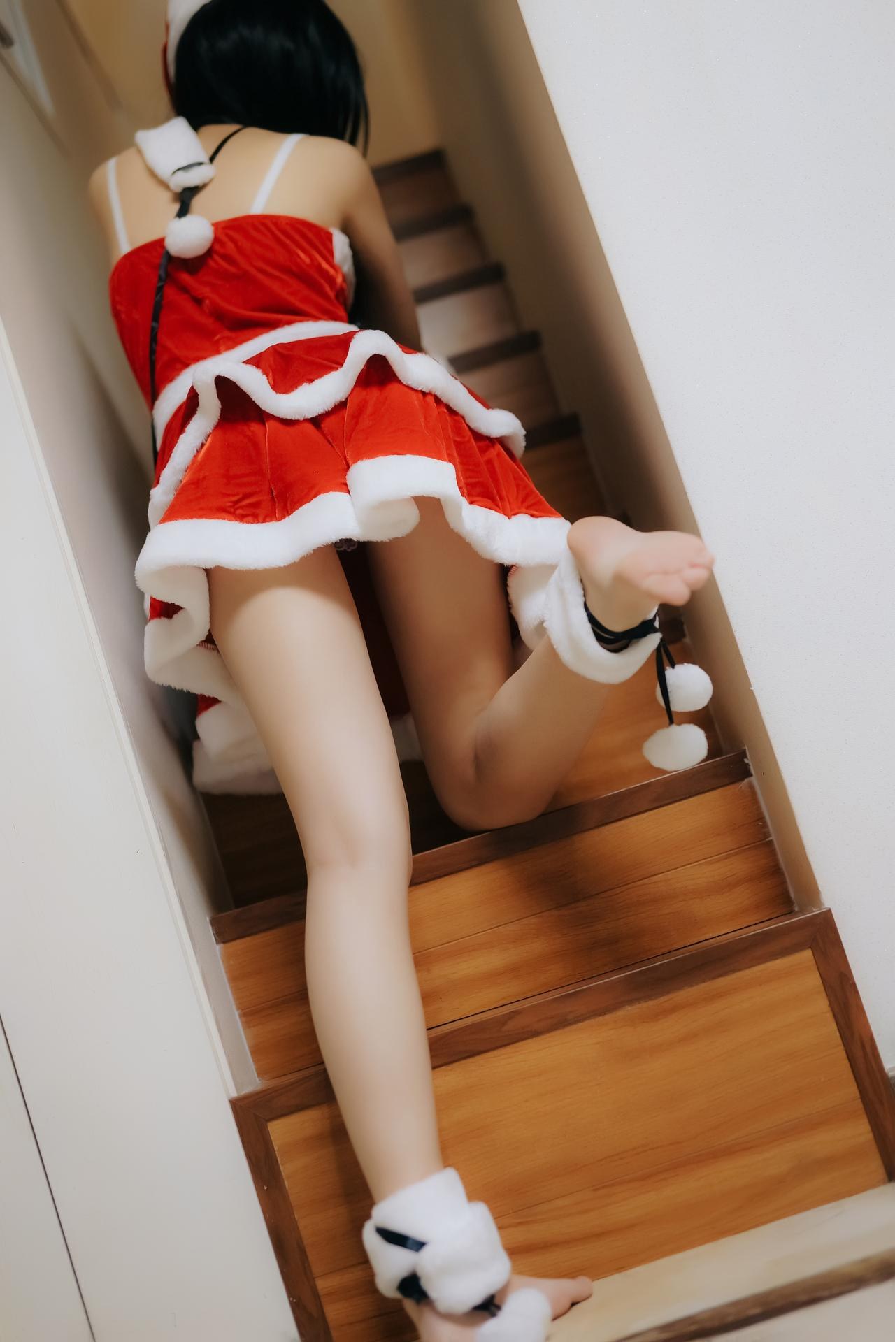 [cosplay] Shoujo Eiga - Tokisaki Kurumi Christmas: Large-Scale Character Recreation 121P1V