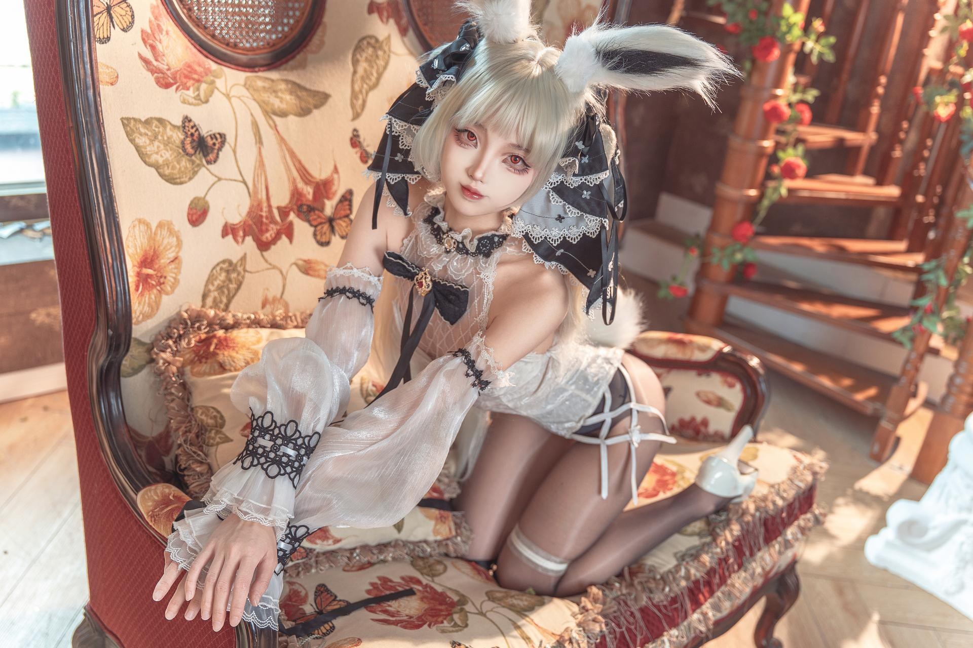 [cosplay] 狐玖玖 - 碧蓝航线 可畏白兔女郎：兔女郎美腿大尺度还原 25P