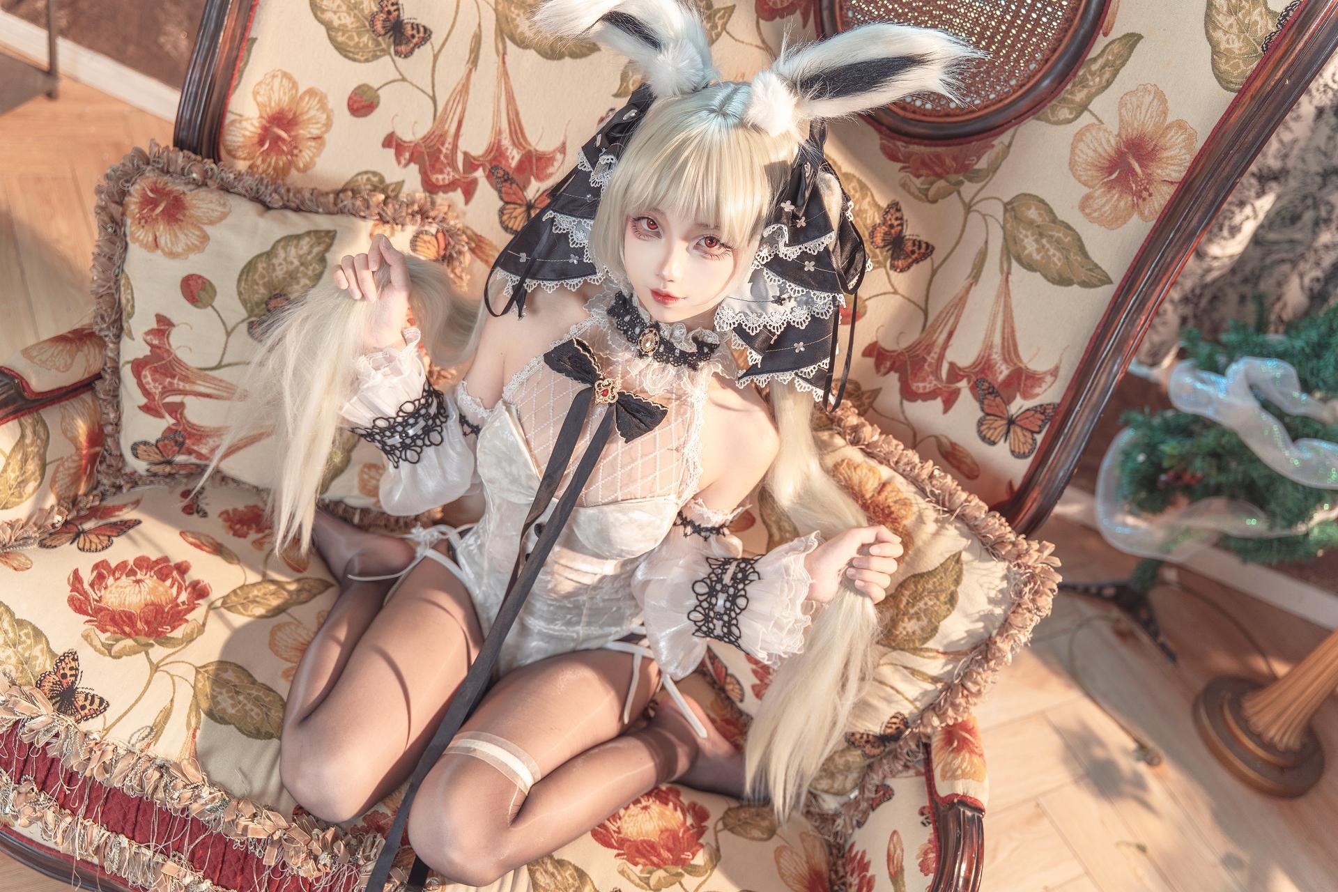 [cosplay] 狐玖玖 - 碧蓝航线 可畏白兔女郎：兔女郎美腿大尺度还原 25P