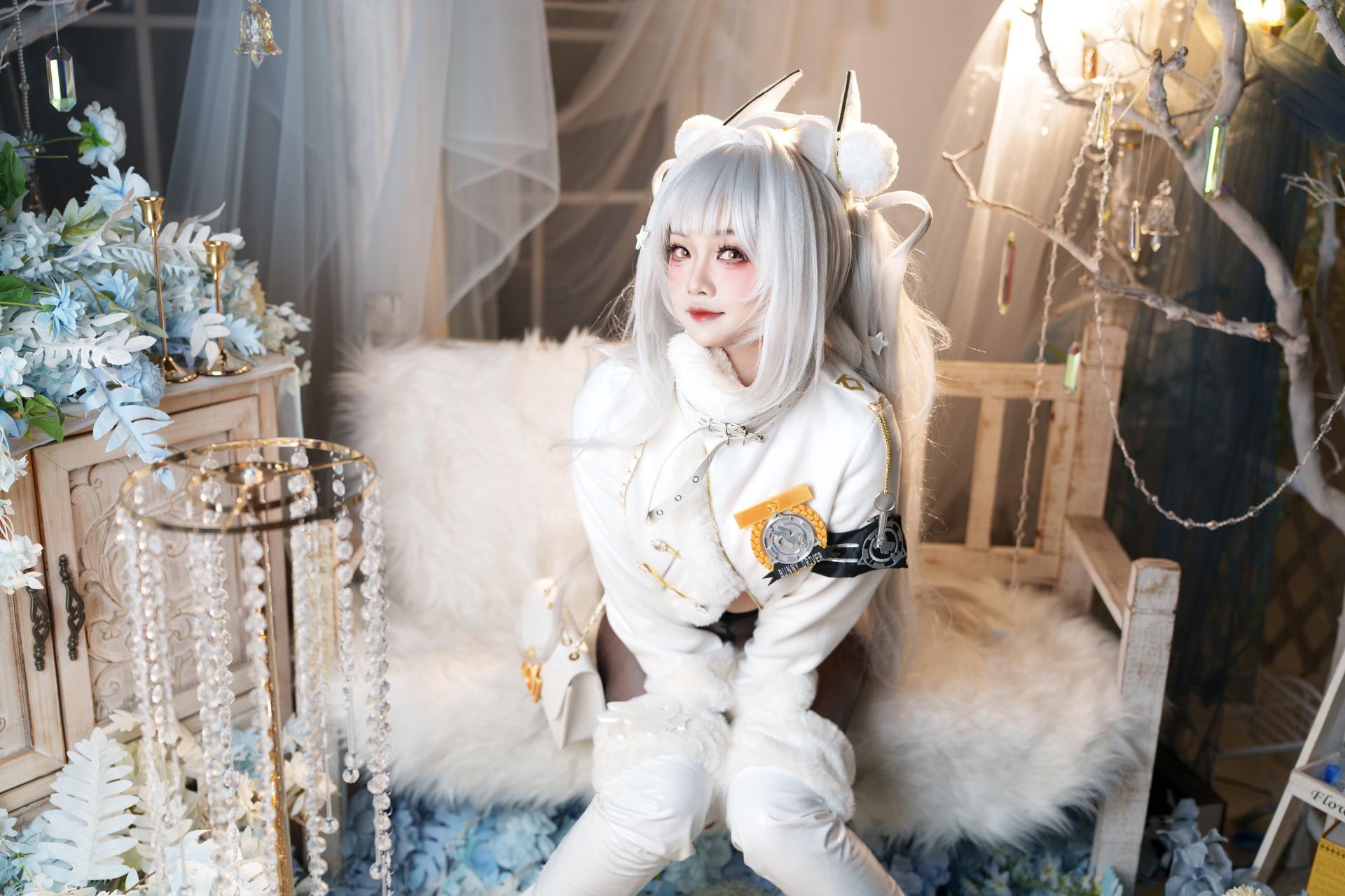[cosplay] Mandun Cangshuqiu - Bộ ảnh Nikke Blanc Fortune Express bunny cosplay 87P
