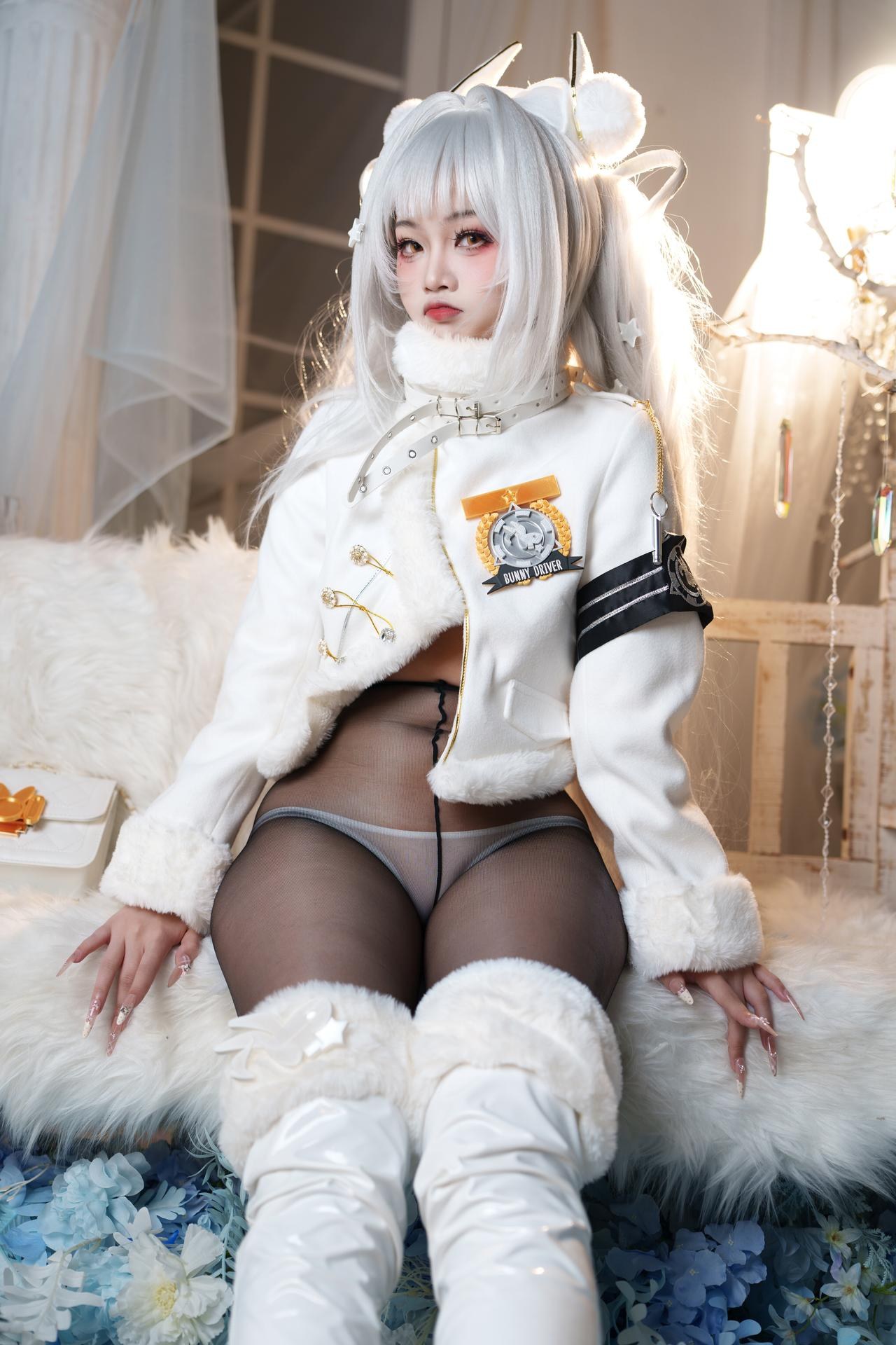 [Cosplay] Mandun Cangshuqiu - Nikke Blanc Fortune Express bunny cosplay 87P