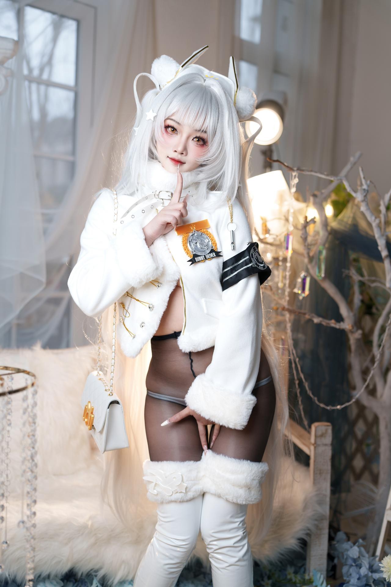 [Cosplay] Mandun Cangshuqiu - Nikke Blanc Fortune Express bunny cosplay 87P