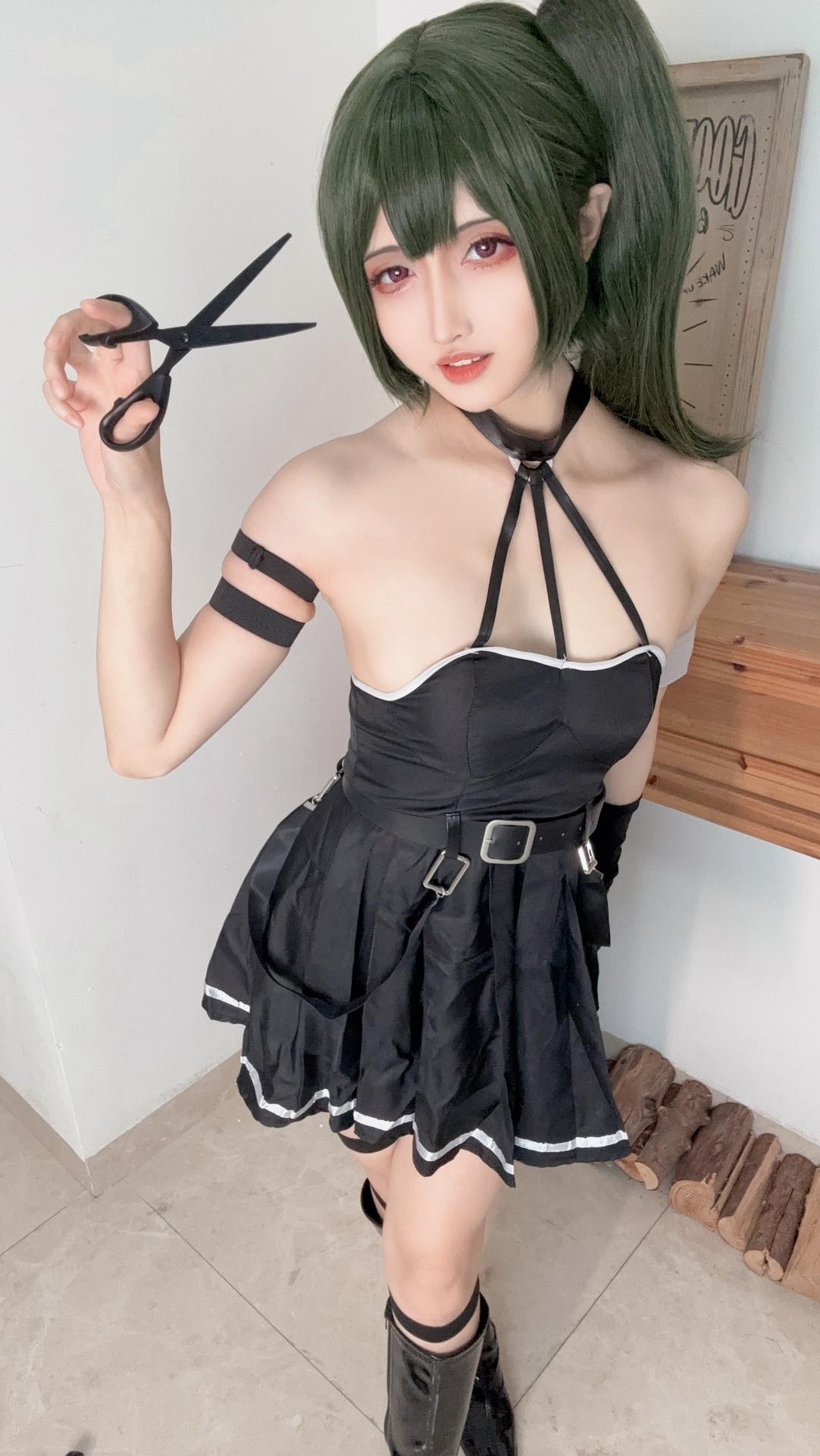 [cosplay] 山崎怜Rei - 葬送的芙莉莲 尤贝尔：黑裙魔法使角色还原 142P