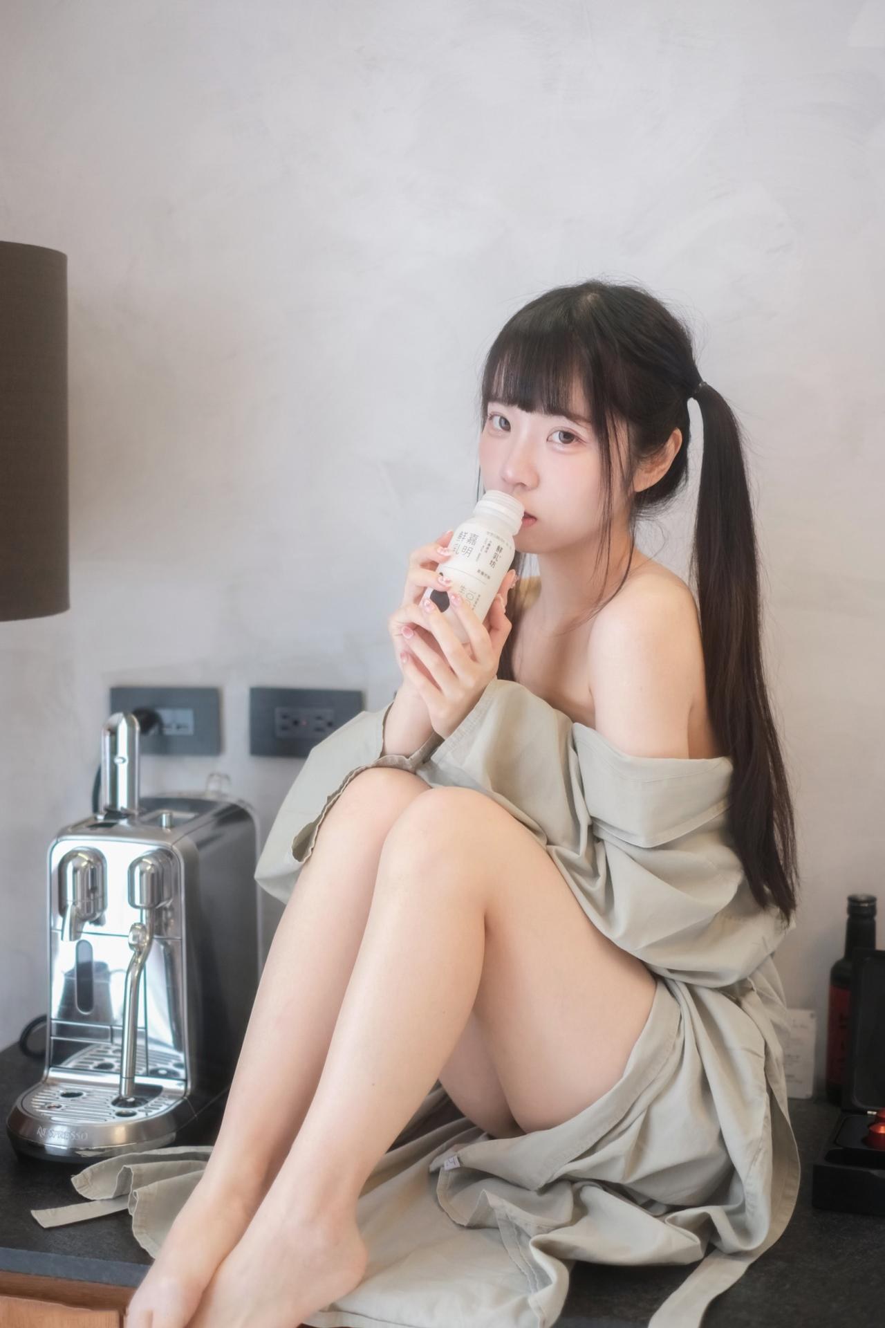 [private-room] Keke Xiaobaitu - balcony bunny lingerie private shoot 写真セット 68P
