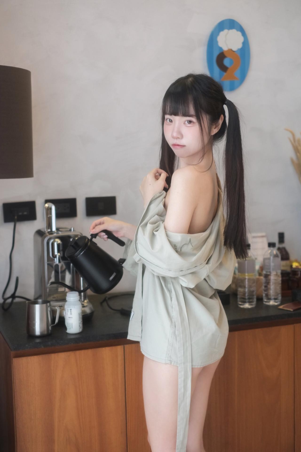 [private-room] Keke Xiaobaitu - balcony bunny lingerie private shoot 写真セット 68P