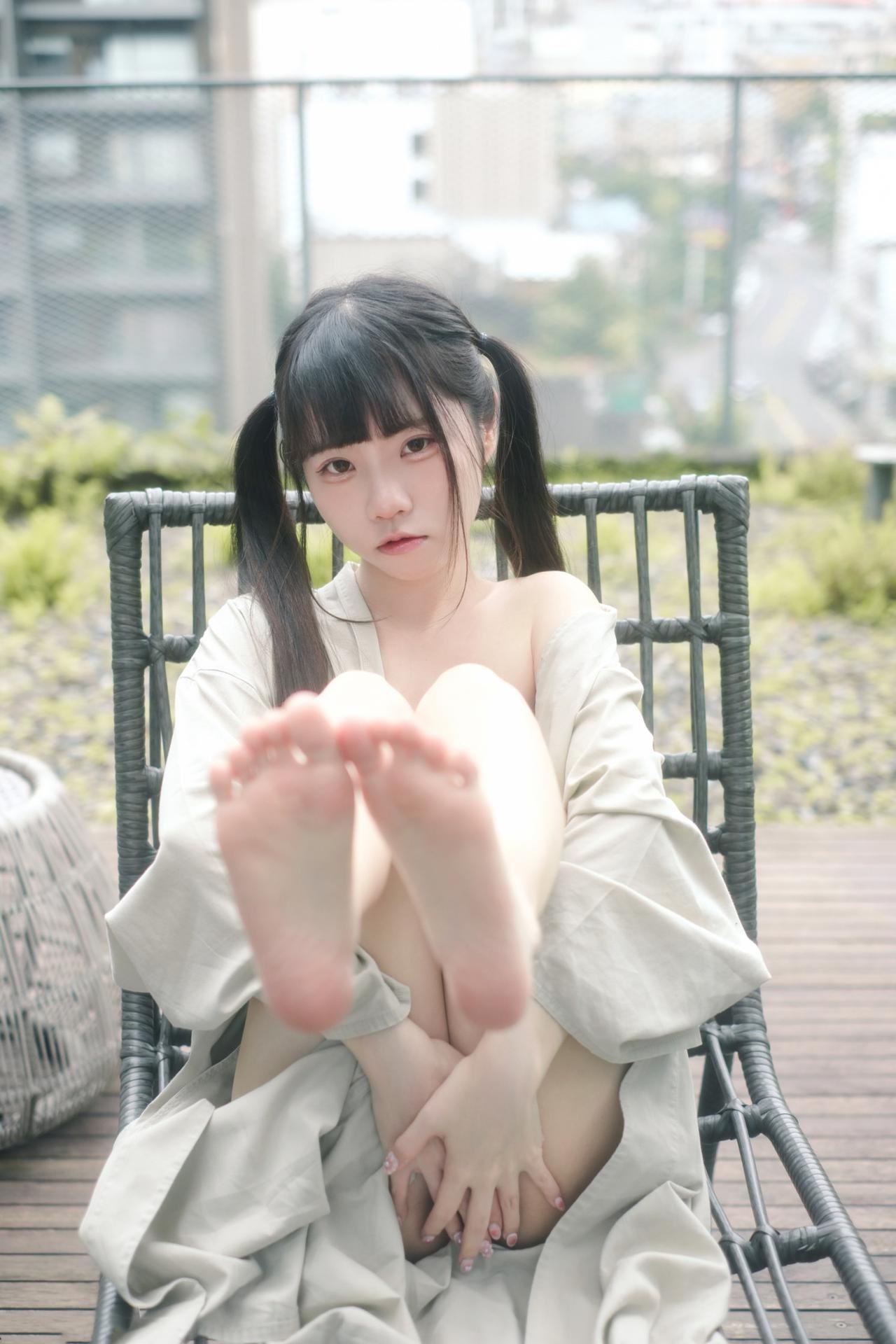 [private-room] Keke Xiaobaitu - Bộ ảnh balcony bunny lingerie private shoot 68P