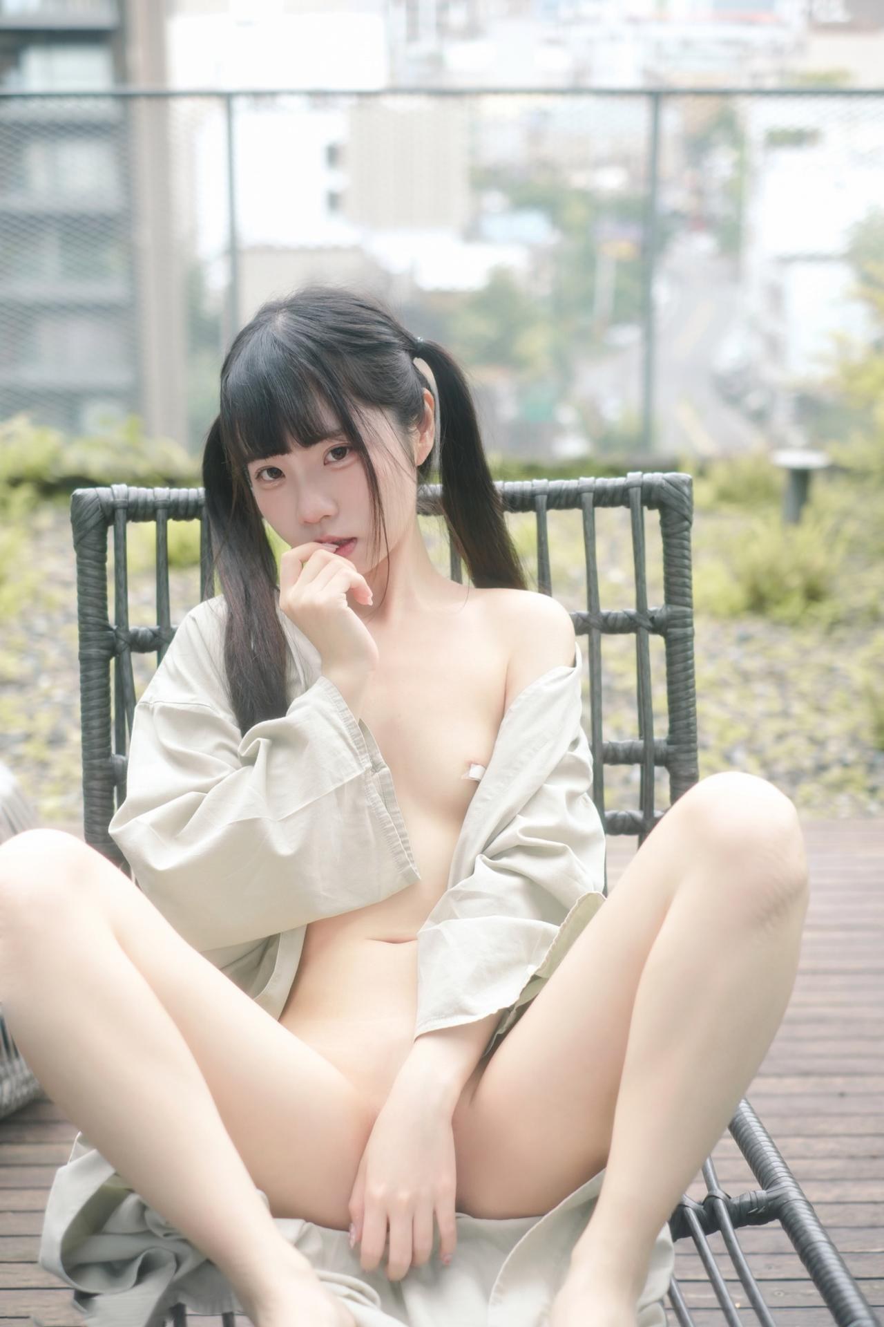 [private-room] Keke Xiaobaitu - Bộ ảnh balcony bunny lingerie private shoot 68P