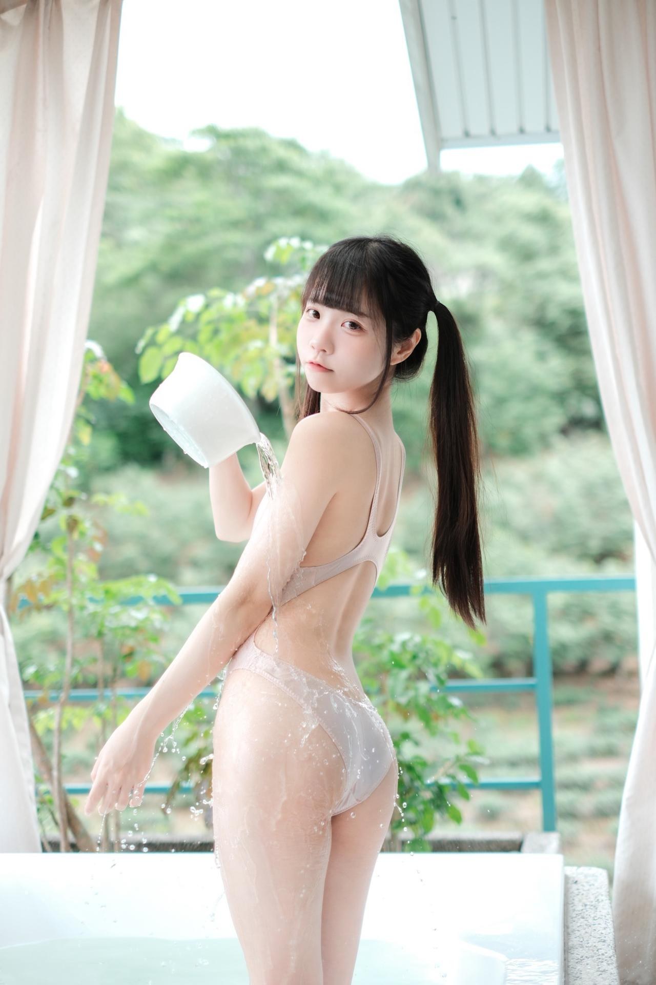 [private-room] Keke Xiaobaitu - Bộ ảnh balcony bunny lingerie private shoot 68P