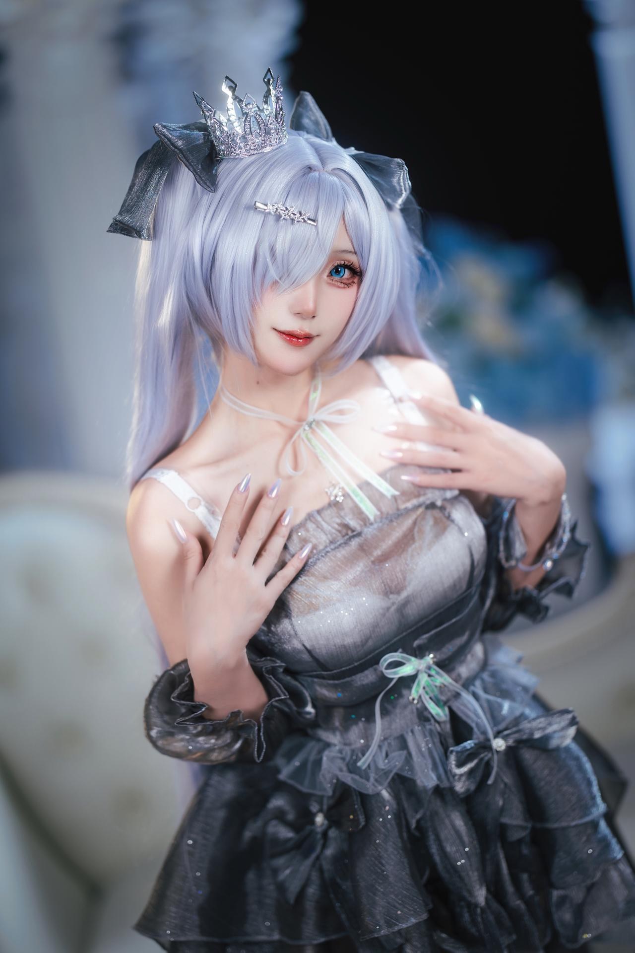 [cosplay] 是夙卿呀 - NIKKE 灰姑娘：银白战斗服角色還原 16P