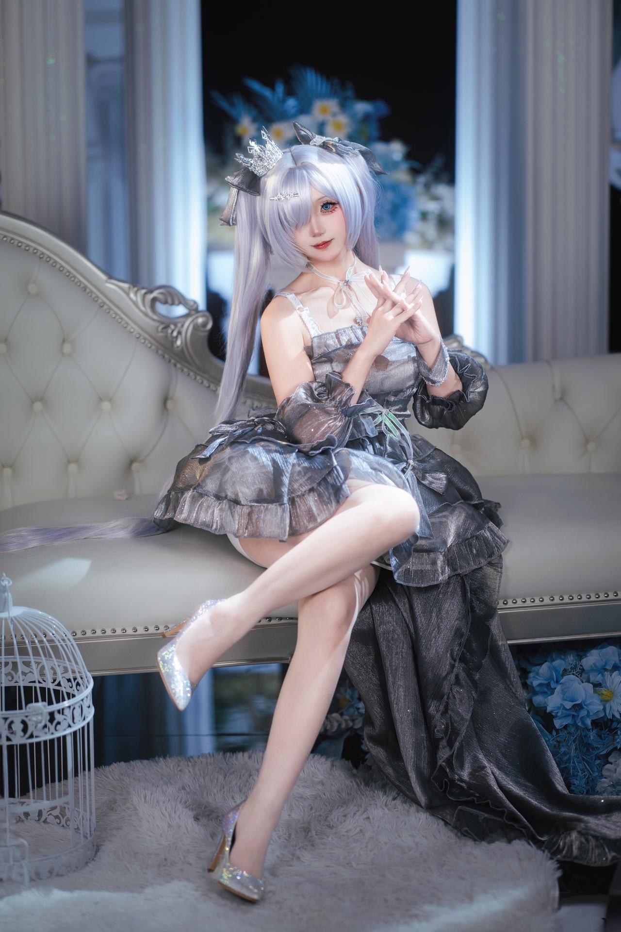 [cosplay] 是夙卿呀 - NIKKE 灰姑娘：银白战斗服角色還原 16P