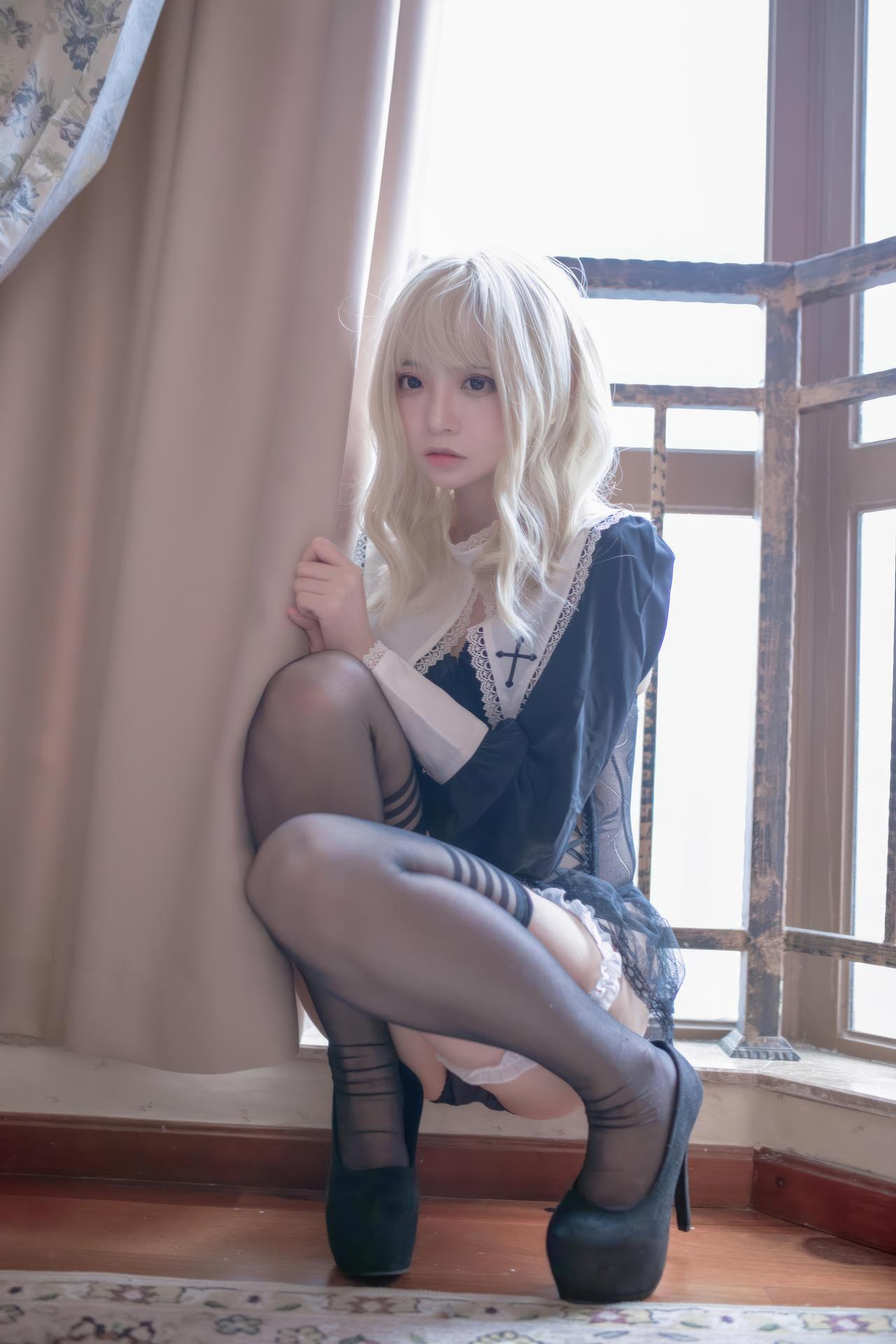 [Private-Room] Fengmao ss - day-and-night contrast private photo set 30P