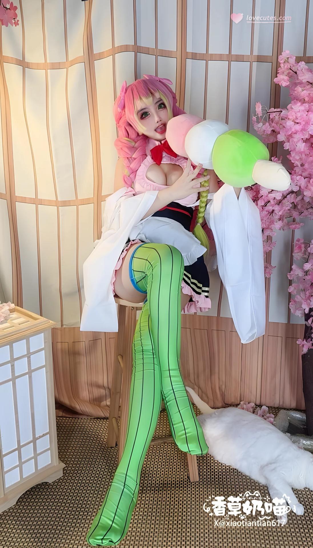 [cosplay] Xiangcao Naimiao - Demon Slayer Mitsuri Kanroji deluxe cosplay 写真セット 204P71V