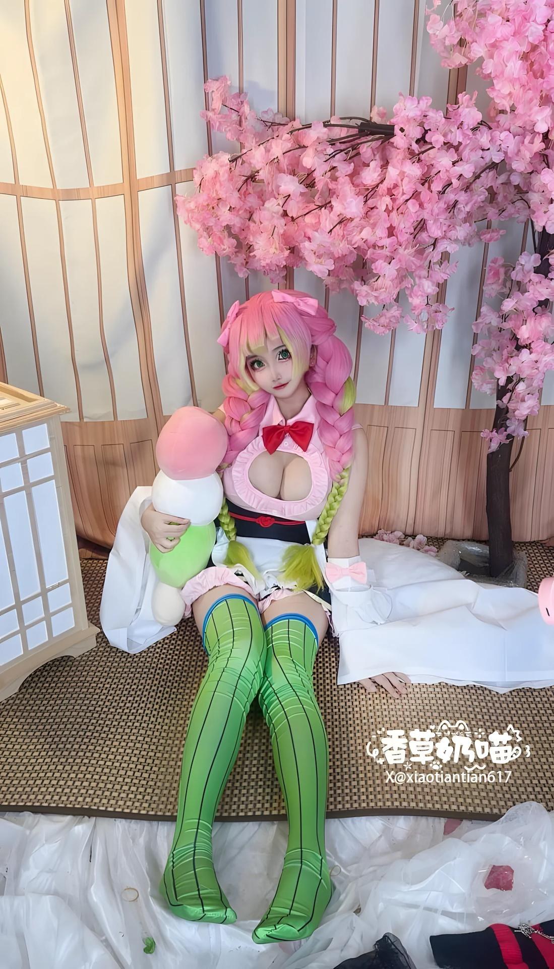 [cosplay] 香草奶喵 - 鬼灭之刃 甘露寺蜜璃典藏版：粉綠長髮恋柱还原 204P71V