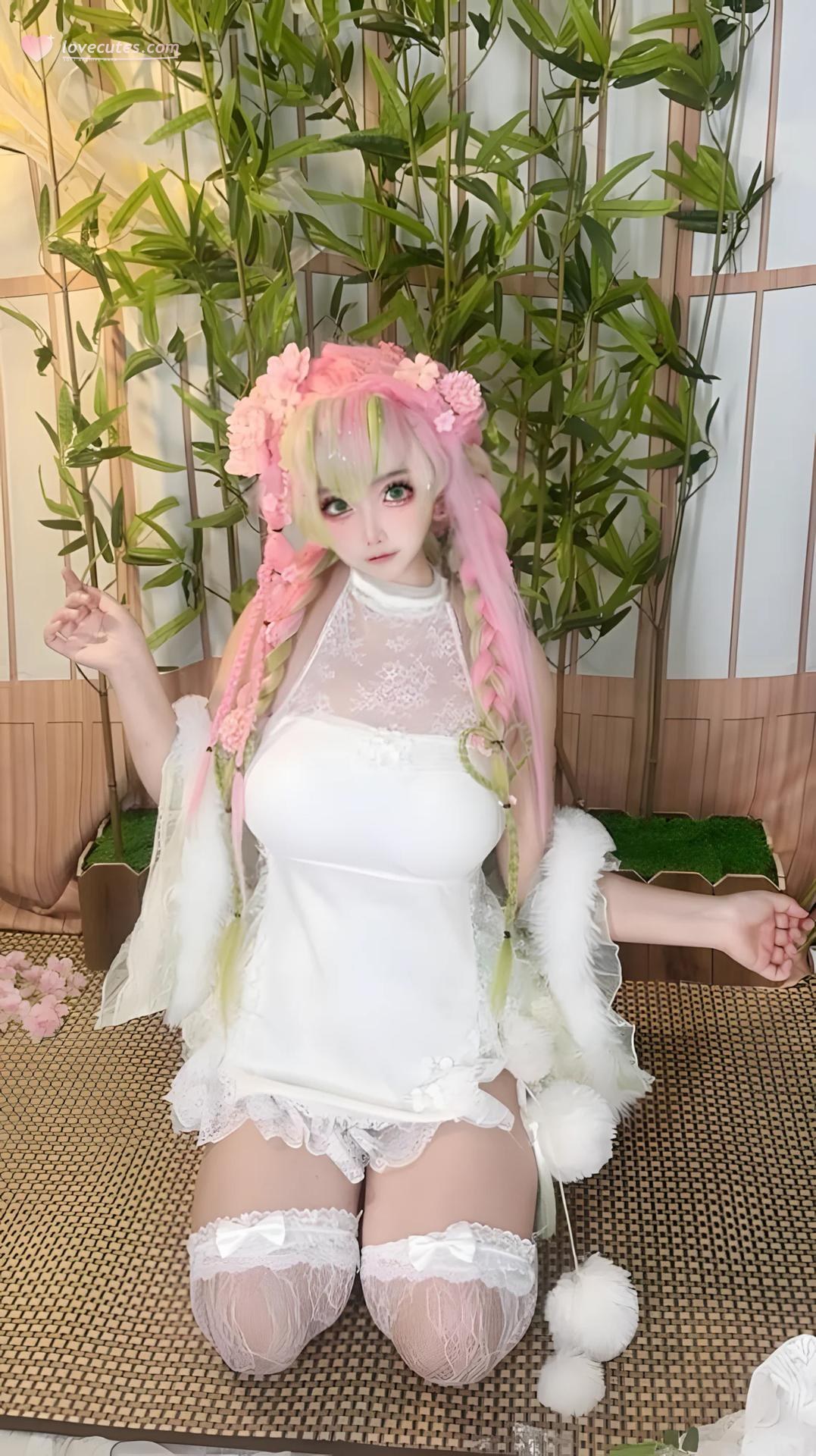 [Cosplay] Xiangcao Naimiao - Demon Slayer Mitsuri Kanroji deluxe cosplay 204P71V