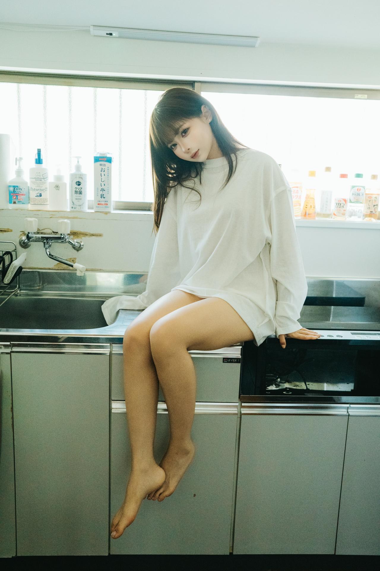 [private-room] Chunmomo - Bộ ảnh milk-white lingerie private photo set 22P