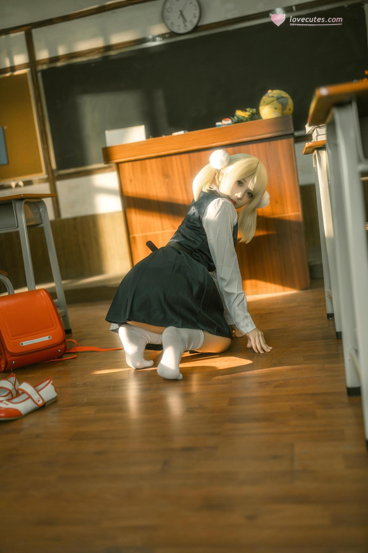 [cosplay] Bangni邦尼 - 时雨羽衣：教室白絲制服 比基尼美腿還原 87P