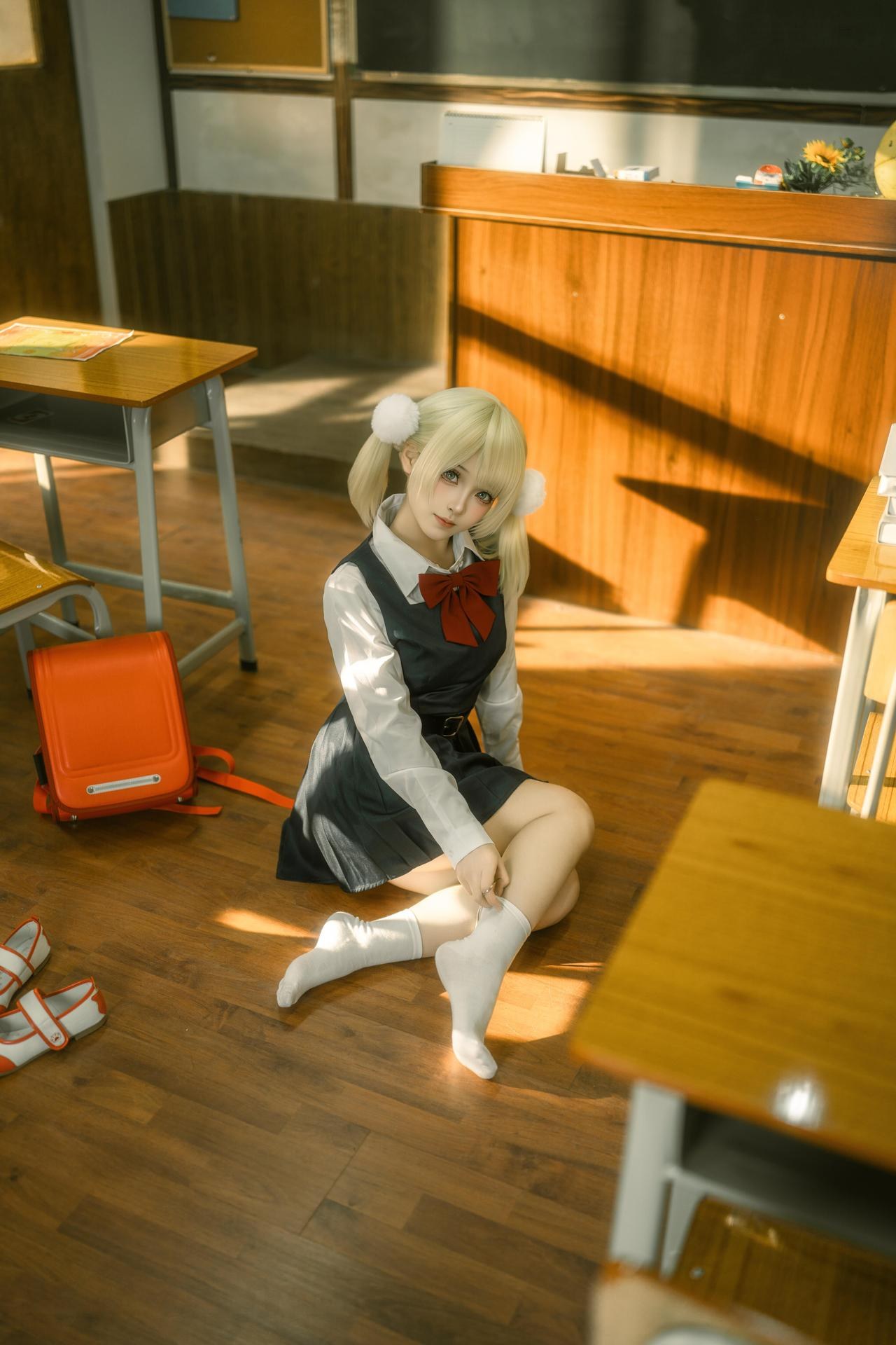 [cosplay] Bangni邦尼 - 时雨羽衣：教室白絲制服 比基尼美腿還原 87P