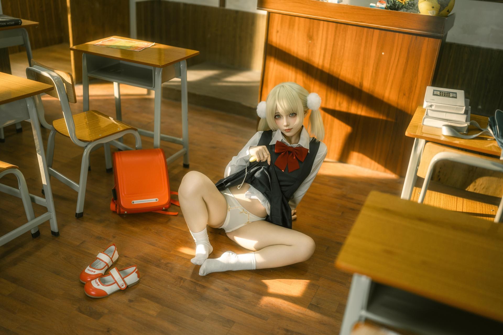 [cosplay] Bangni邦尼 - 时雨羽衣：教室白絲制服 比基尼美腿還原 87P