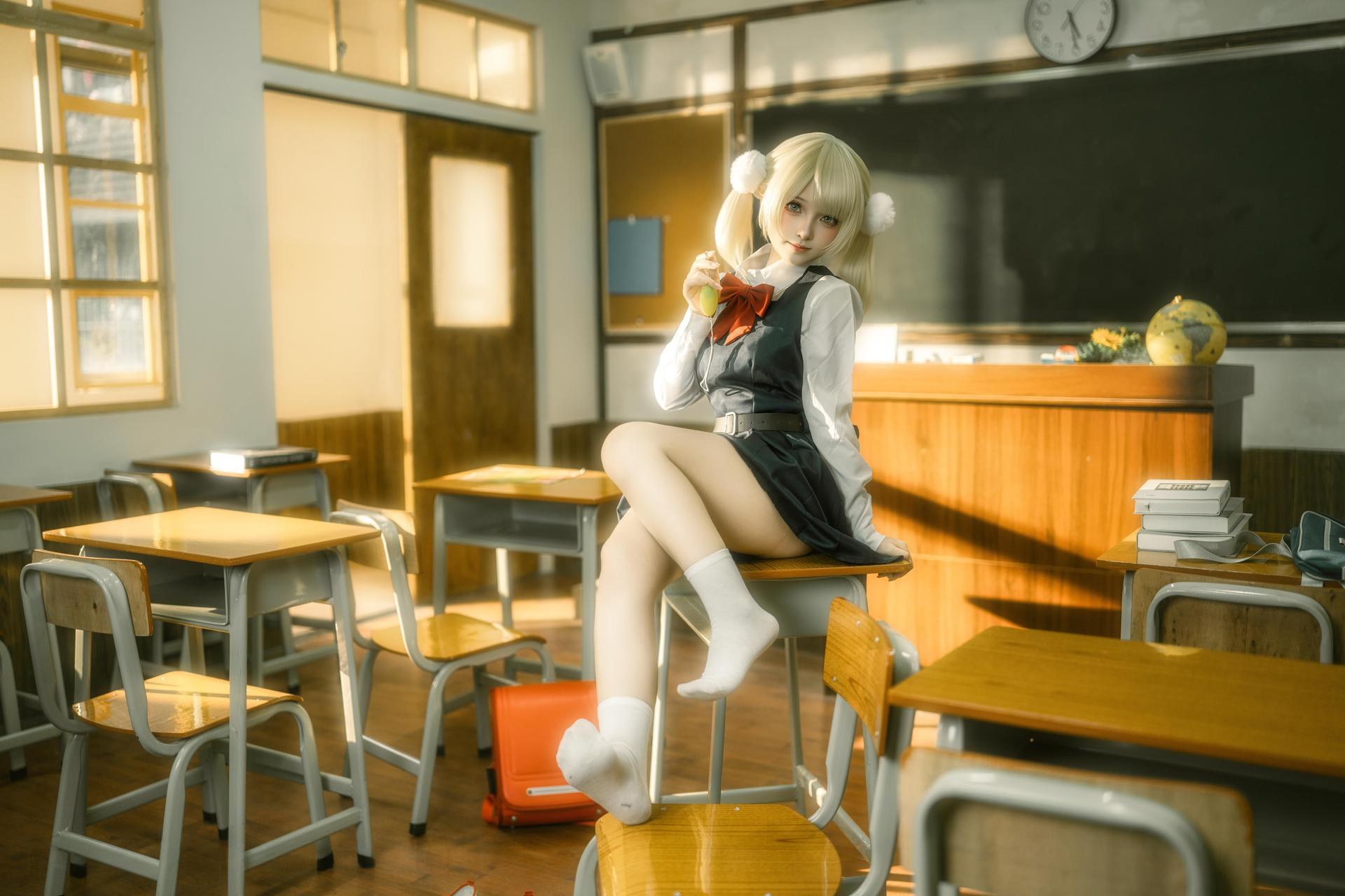 [cosplay] Bangni邦尼 - 时雨羽衣：教室白絲制服 比基尼美腿還原 87P